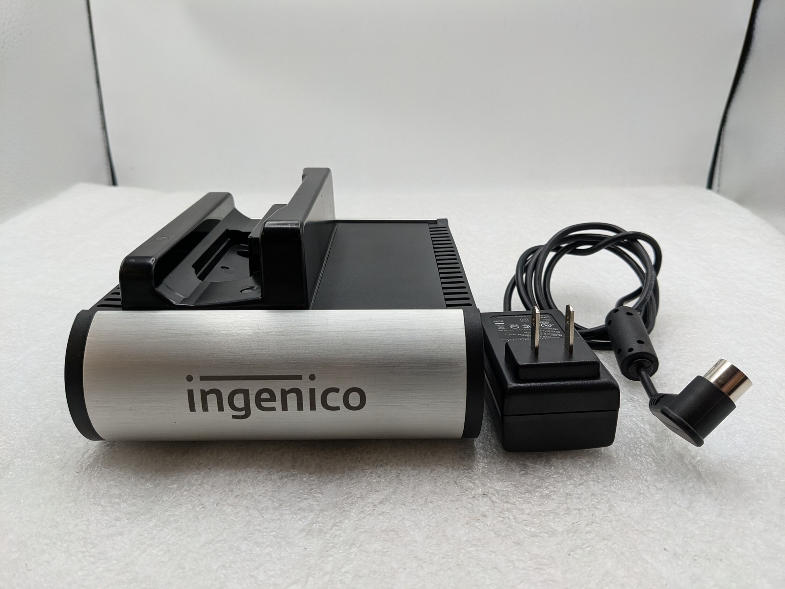 Ingenico IDK351432 Wi-Dock Single Bay Charger W/ AC for iSMP4 Free Shipping