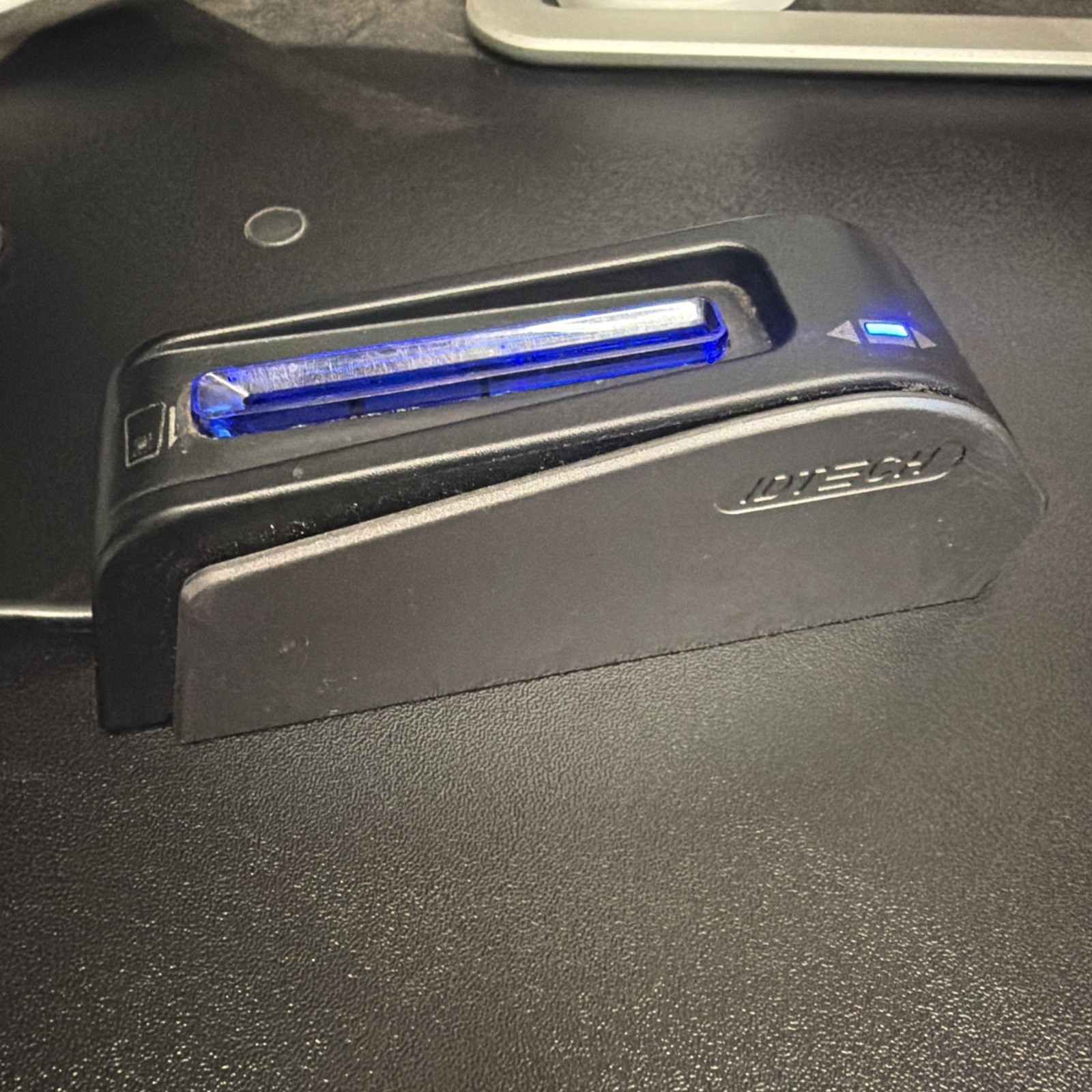ID Tech Augusta USB HID MSR & EMV Magnetic Swipe Card Reader IDEM-241 Open Box