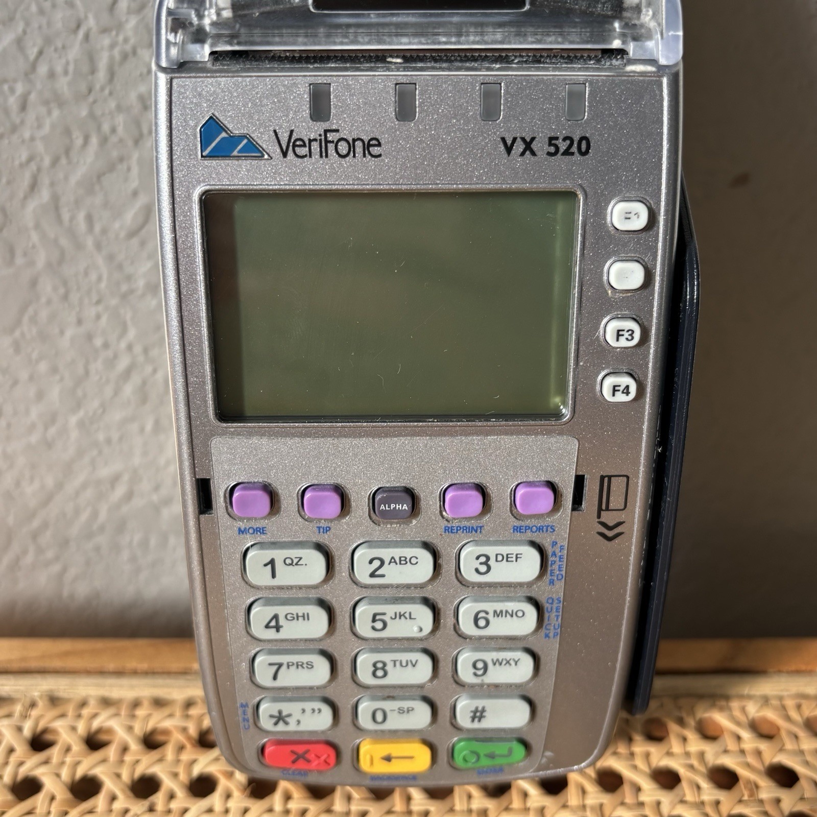 VeriFone VX520 Silver/ Black, LCD Screen POS Credit Card Terminal Tested No Cord