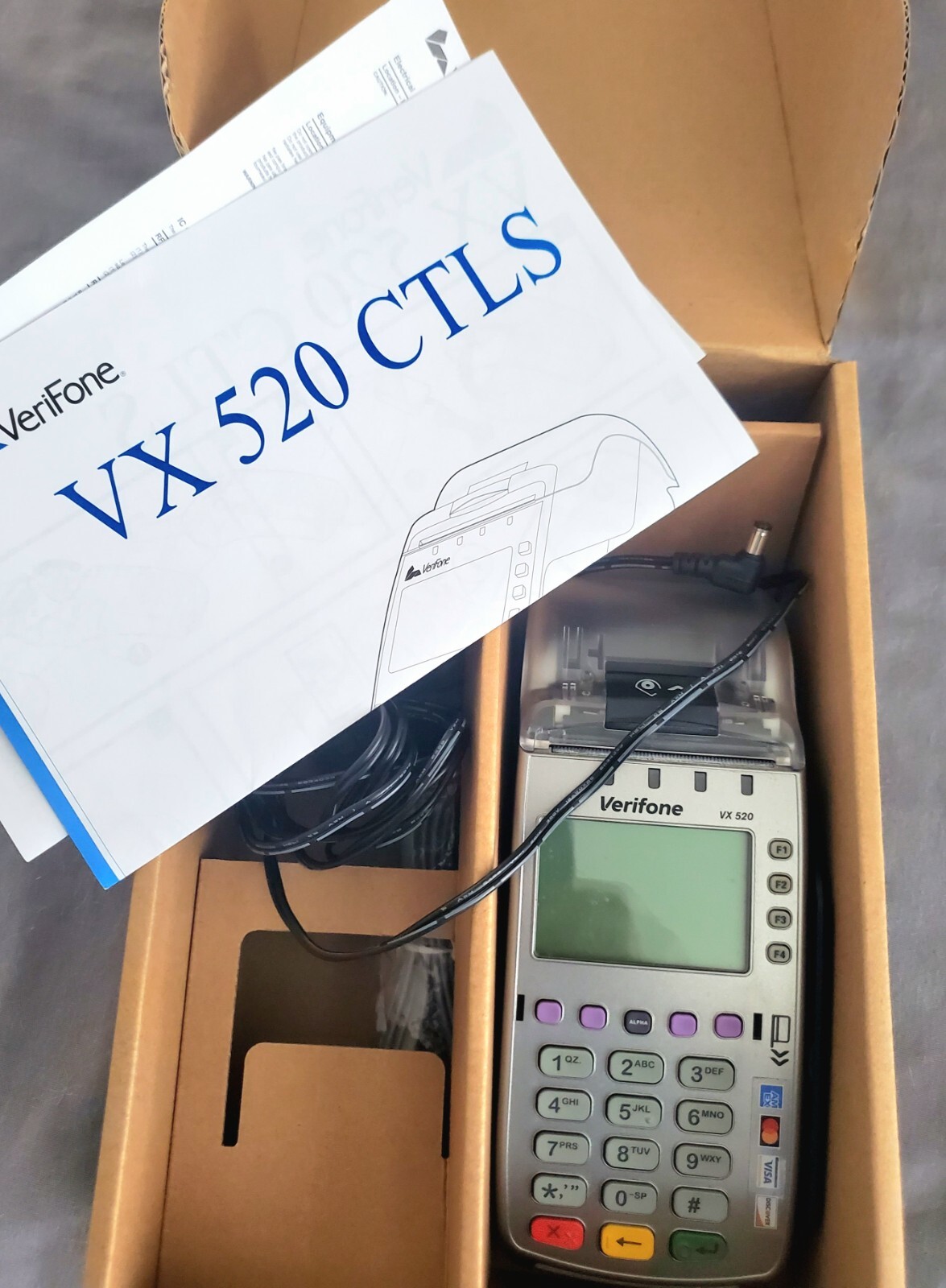 Verifone VX520 Credit Card Machine With Box and Papers Apple Pay and Tap Swipe