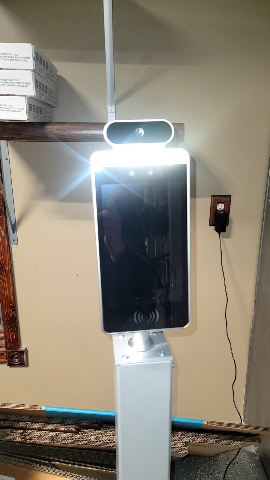 InReality Thermal Mirror Reader w/Camera and Software on Stand 20E-TM91421