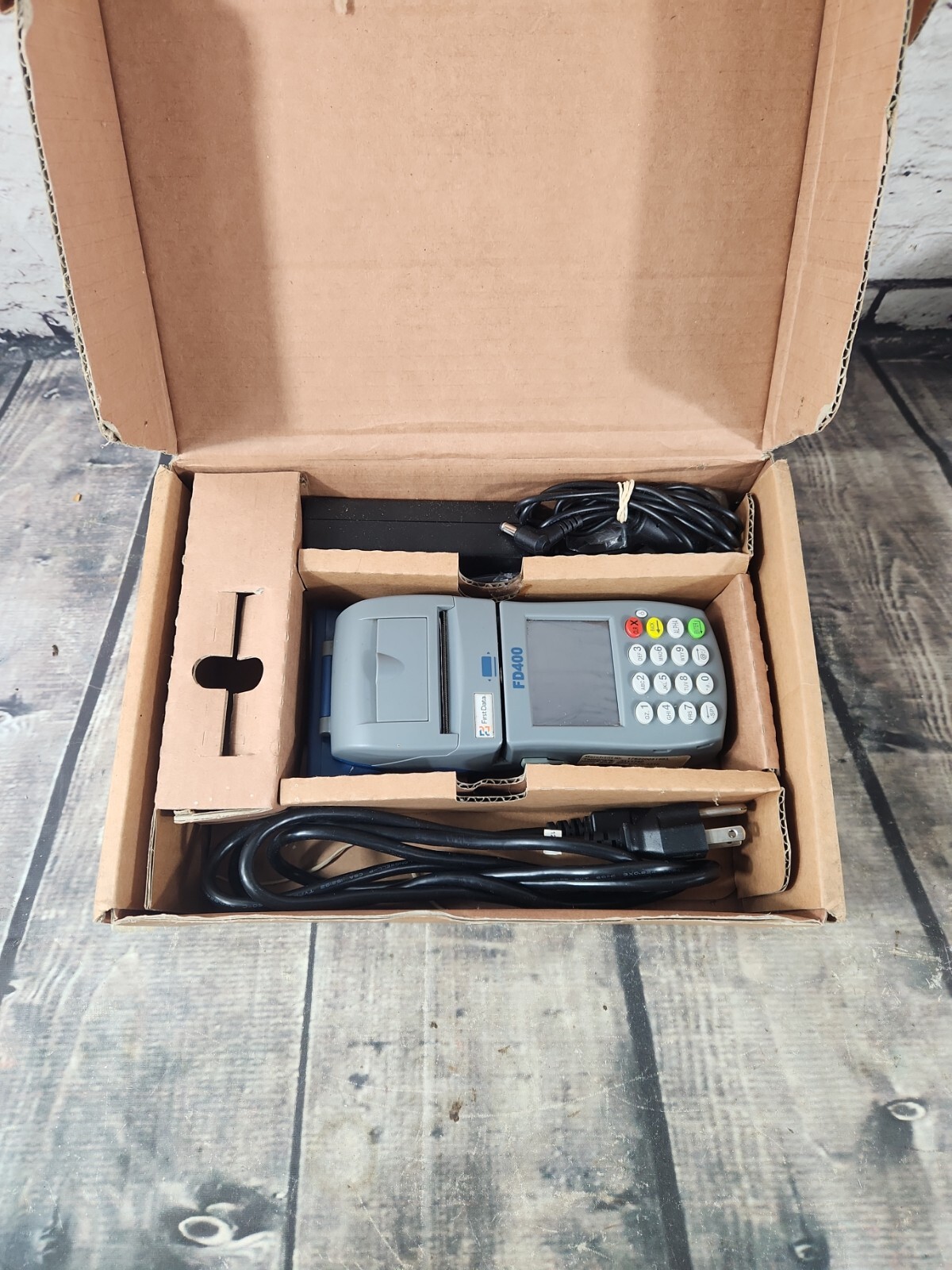 First Data FD 400 TI in Origial Box with Power Supplies