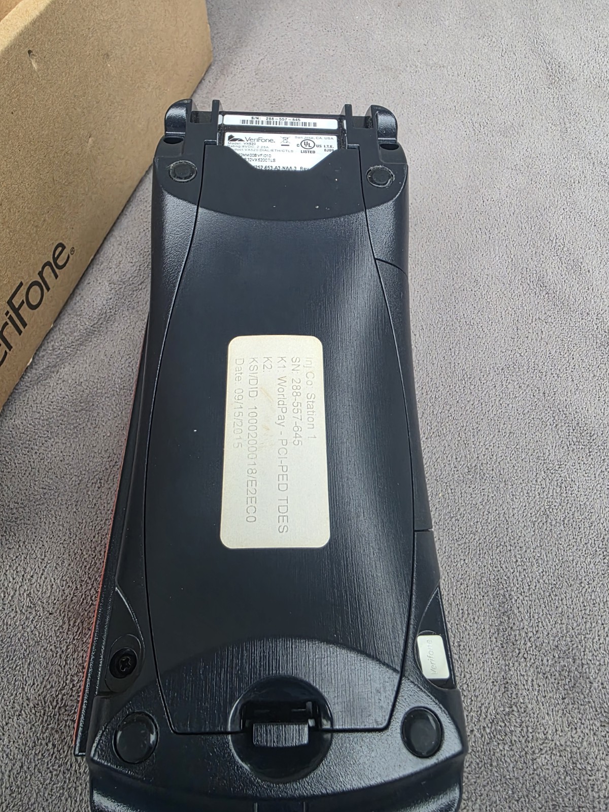 Verifone VX520 EMV Credit Card Terminal M252-653-A3-NAA-3 w/ Cables & Manual