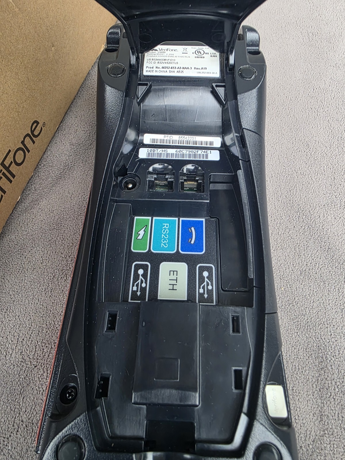 Verifone VX520 EMV Credit Card Terminal M252-653-A3-NAA-3 w/ Cables & Manual