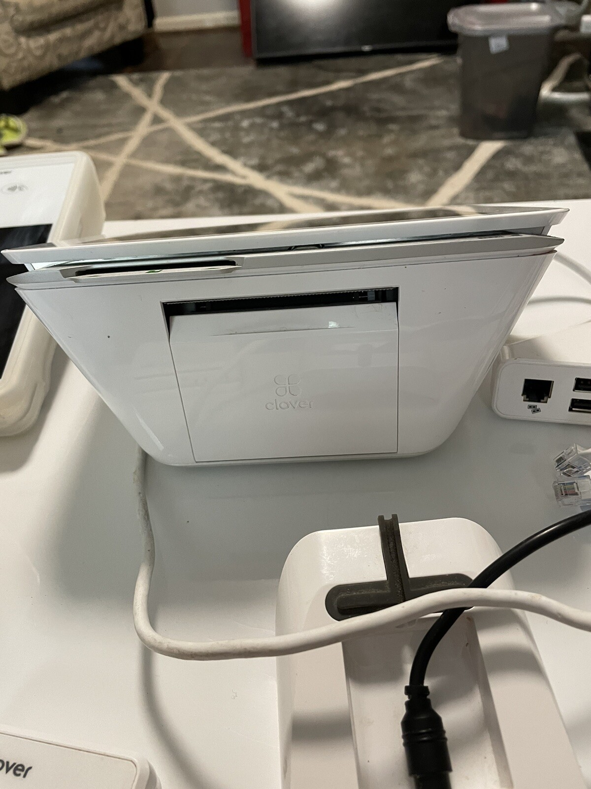 Clover Station POS System – Terminal, Display, Hub. And Two K400-Locked
