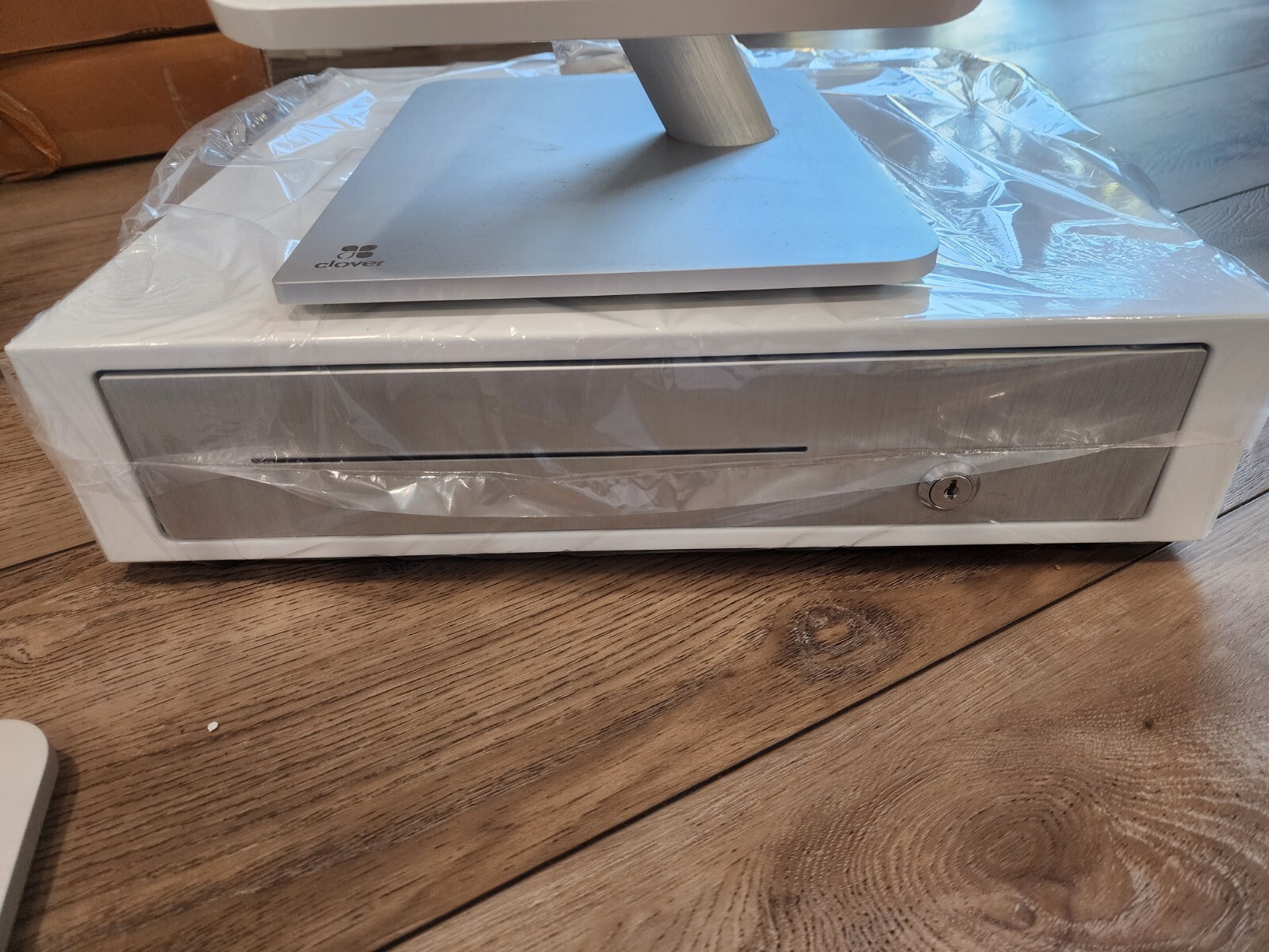 Clover POS System POS, Printers, New Cash Drawer, Switches – C500 H500 P500 D100
