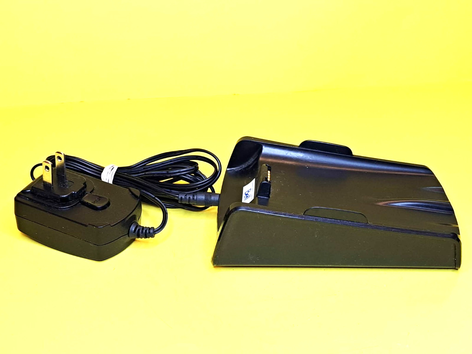 INGENICO IWL200-01B1328C DOCK CHARGING STATION FOR iWL200 SERIES W/POWER ADAPTER