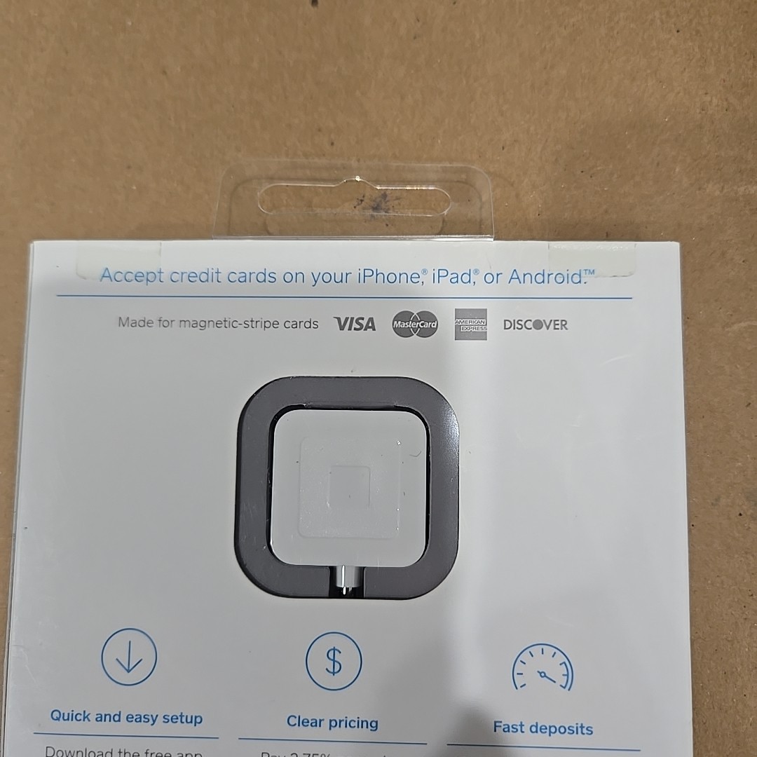 NEW Square Credit Card Reader for iPhone, iPad and Android