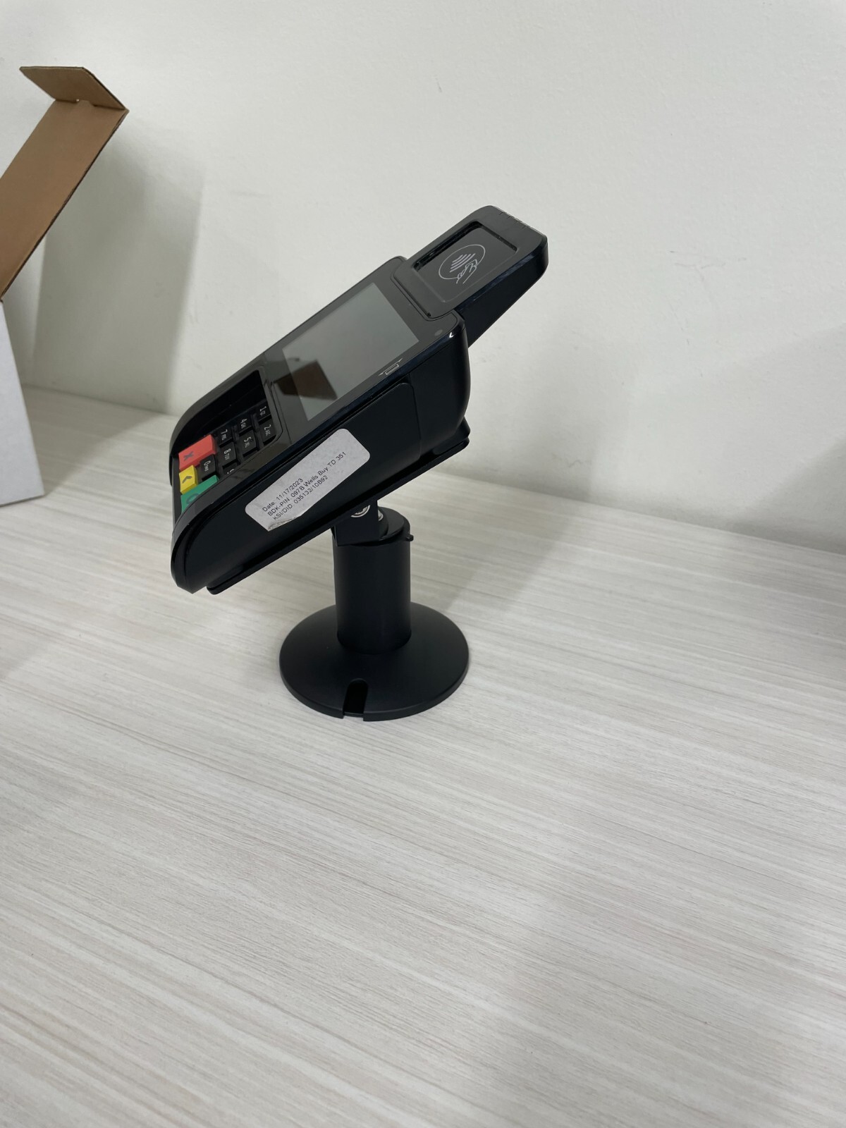 Pax Q30 Stand – Tilts/Swivels – Countertop