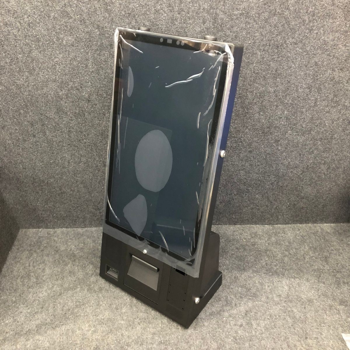 WIRED UP SOLUTIONS K86B Self-Service Kiosk 27″ F14 Qualcomm, 3GB 32GB SSD*