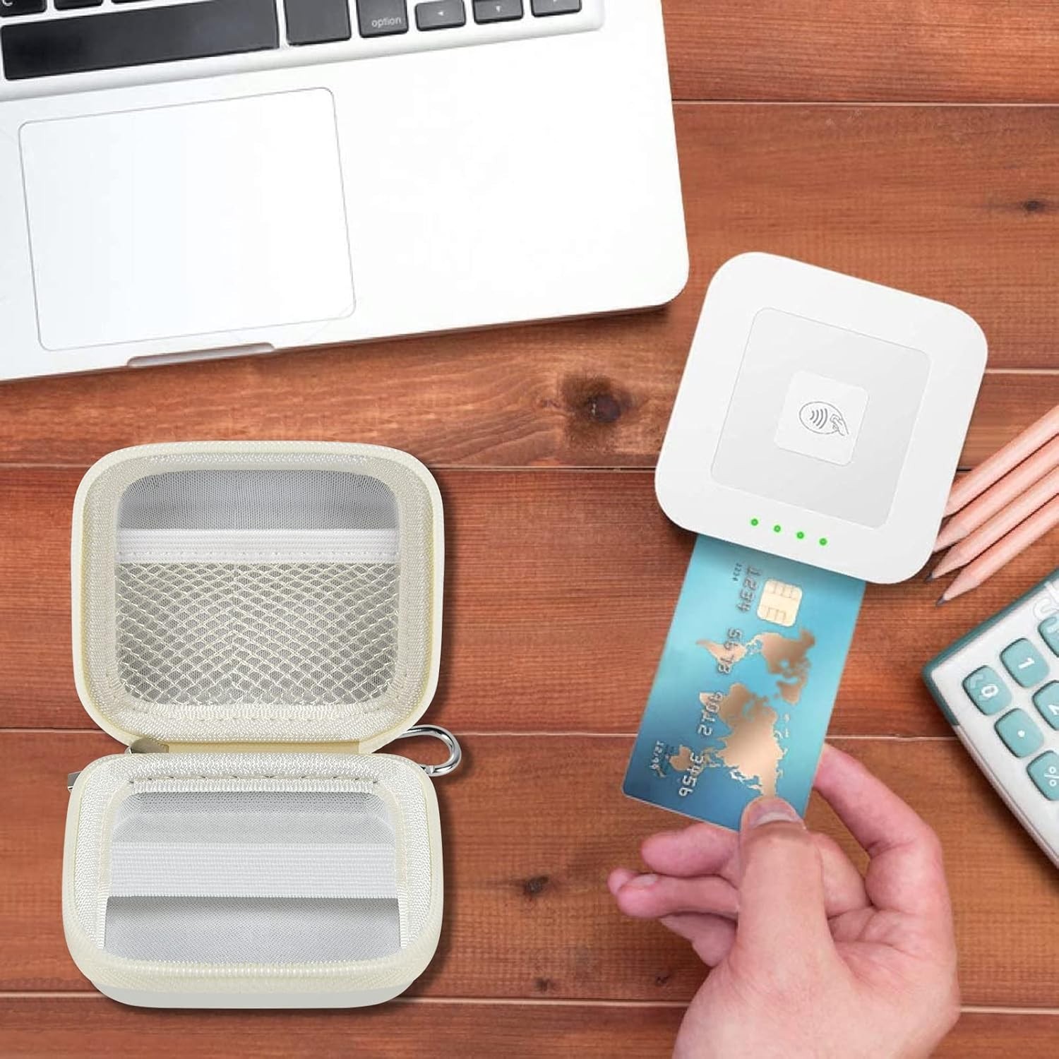 Travel-Ready Off-White Chip Card Reader Case – Perfect for EMV & NFC Payments