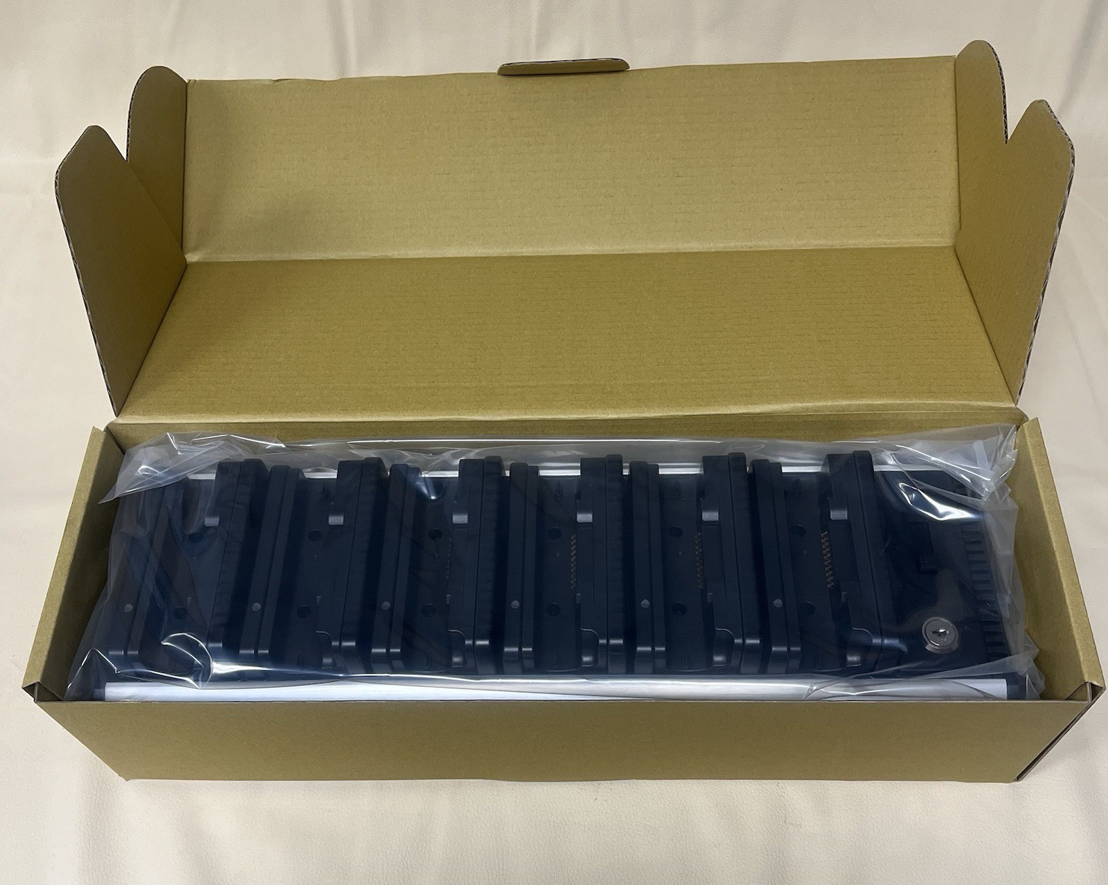 NEW Ingenico 6 Bay Charging Dock IMS-GC-6B-M070-001 for Moby M70 M Series Tablet
