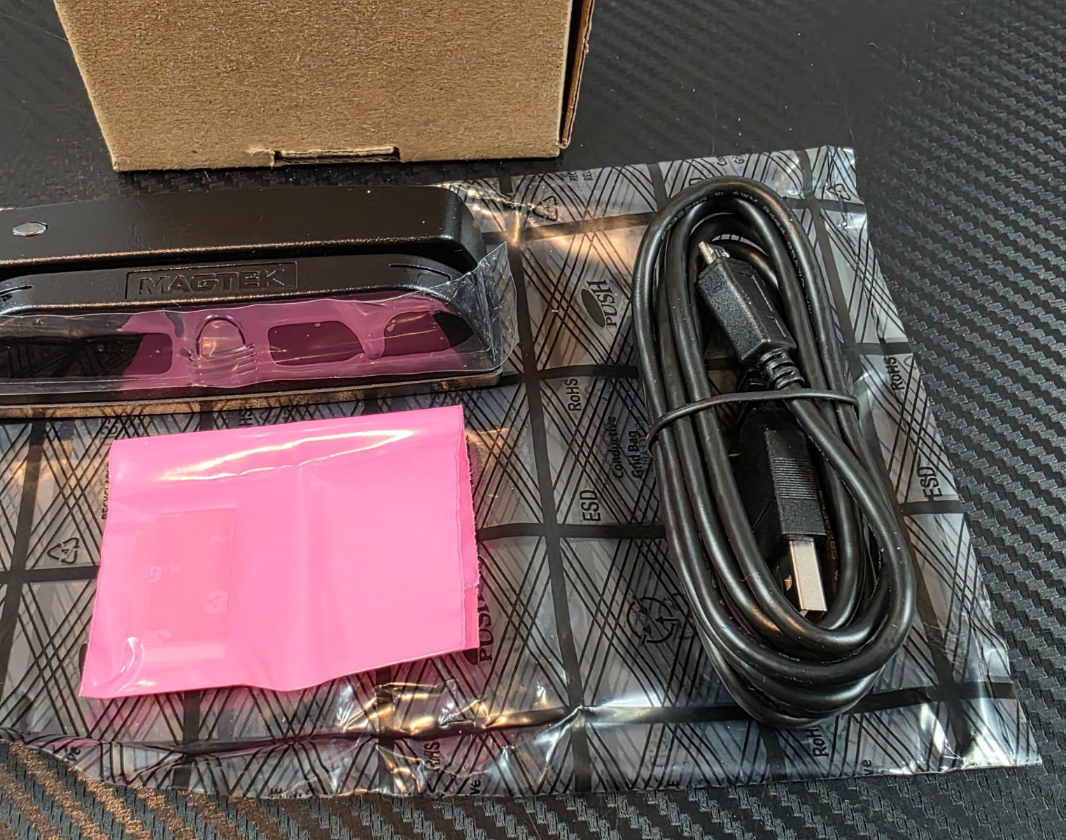 MagTek Dynamag Magnesafe Triple Track Magnetic Stripe Swipe Reader #21073062