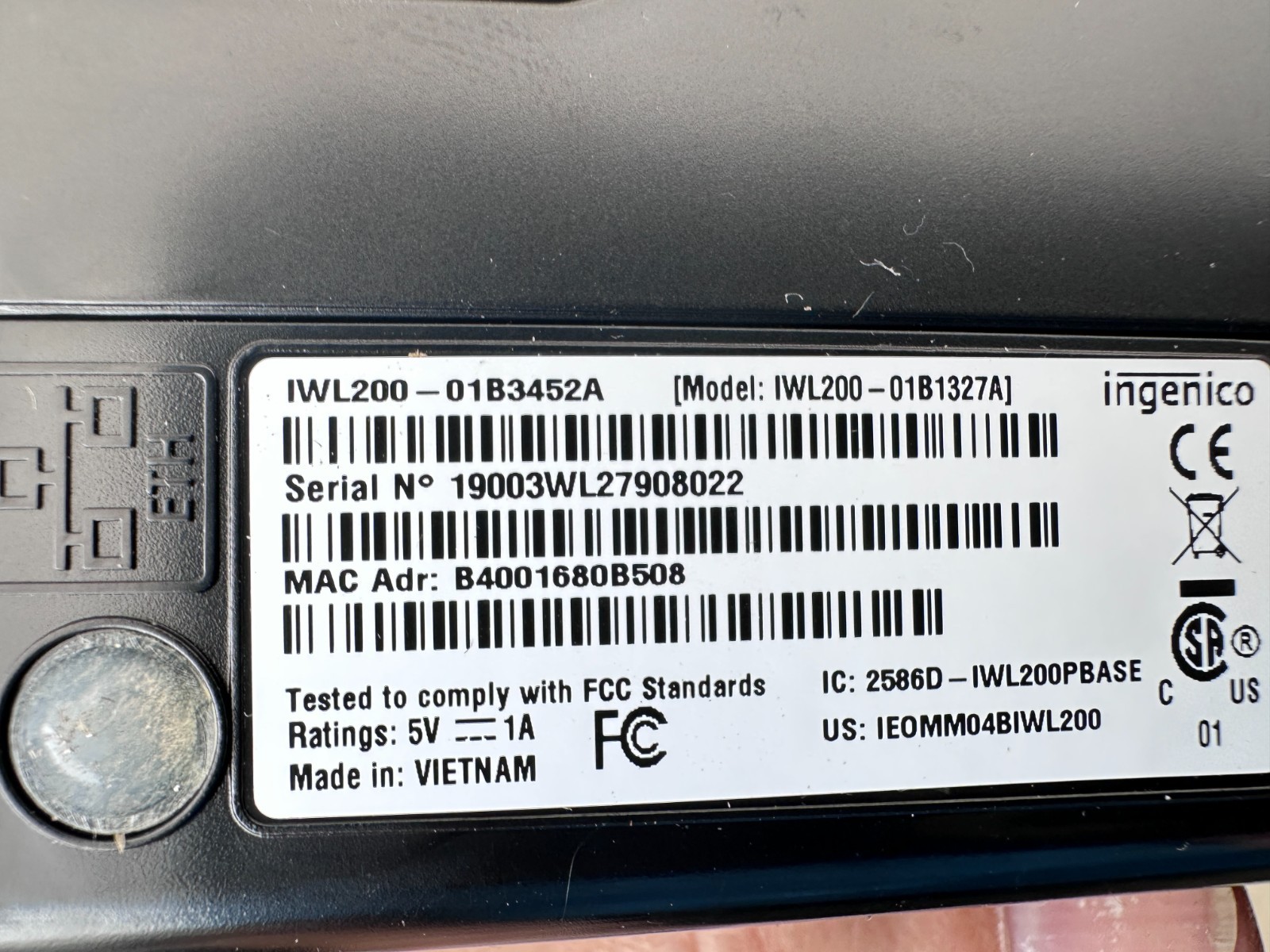 Ingenico iWL250 w/IWL200 PowerBase – (Lot of 6)