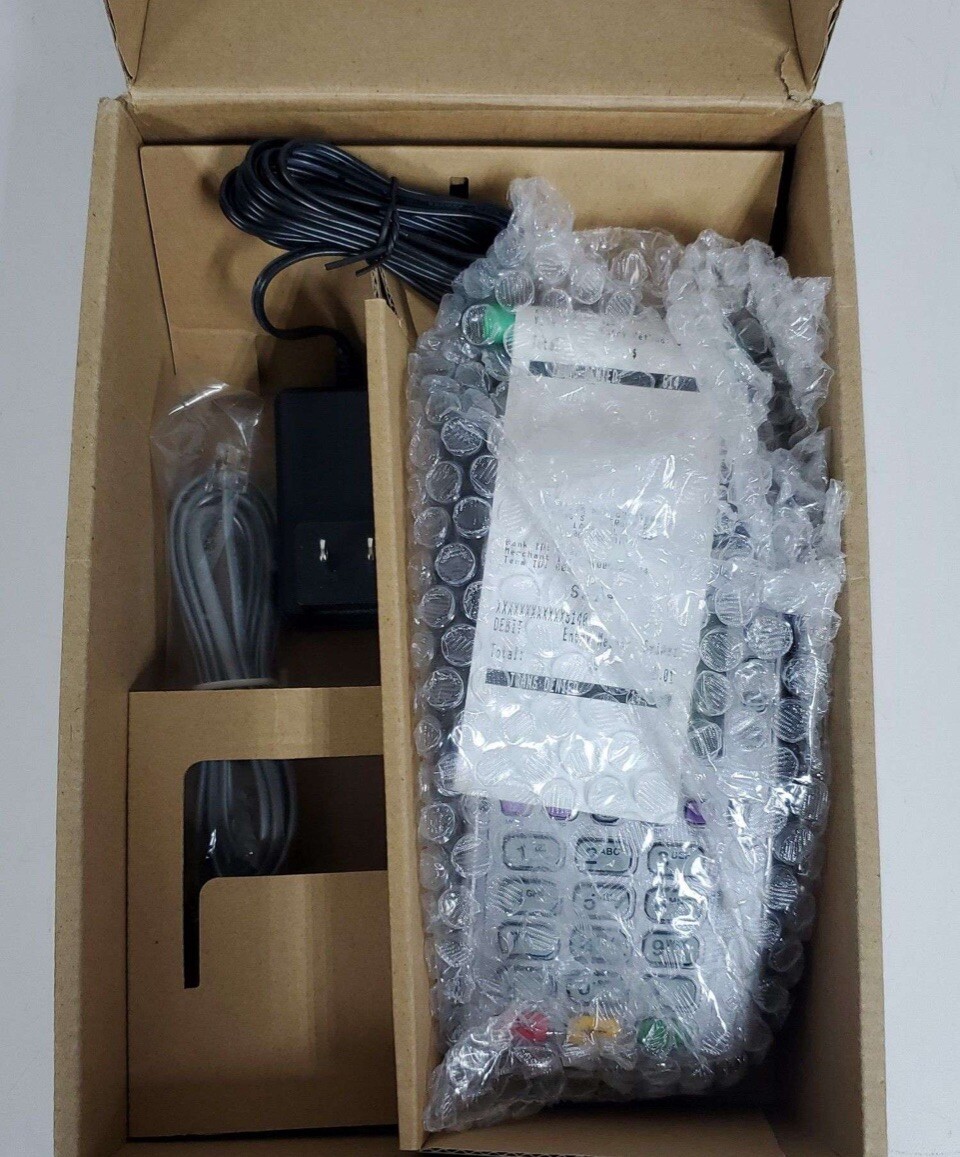 Lot of 2 VeriFone VX 520 CTLS Contactless Credit Card Terminal w VX 805 PIN PAD