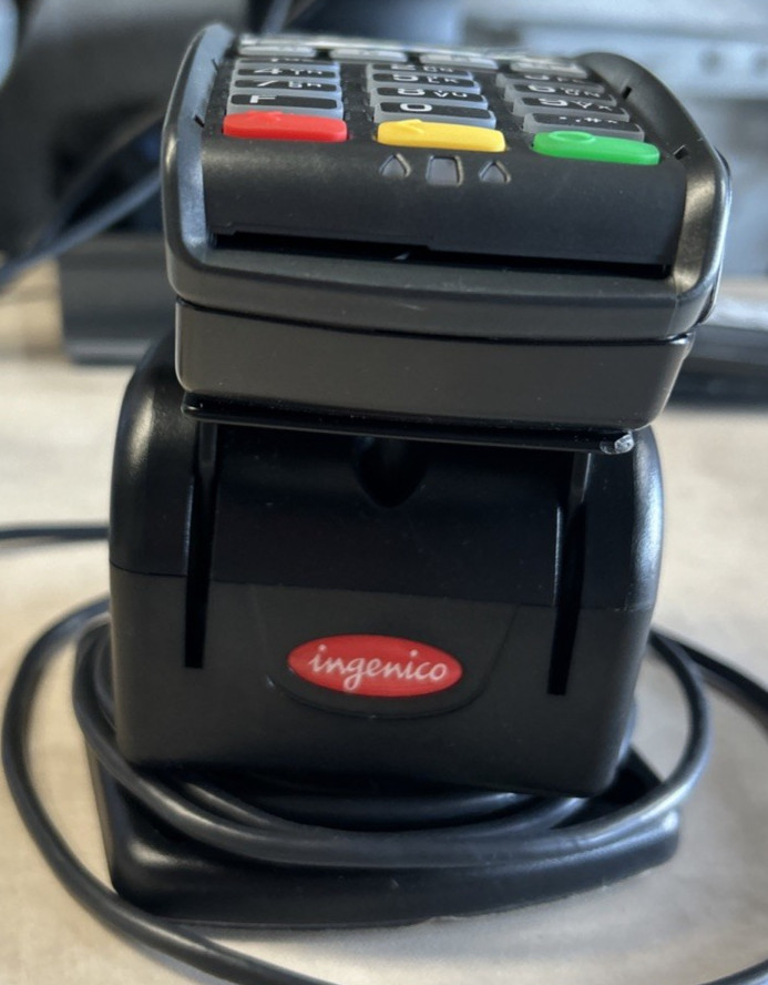 Lot of 16 Ingenico IPP350 Credit Card Reader Terminal w/ stands SEN351009