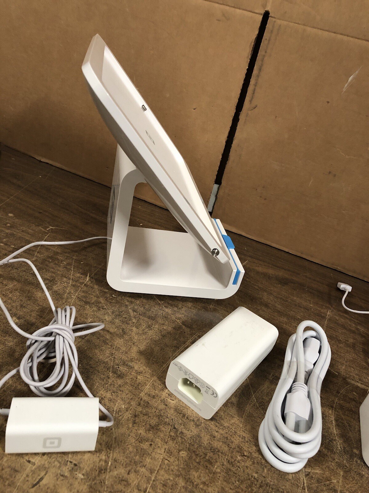 Genuine Square SPF1-01 POS Terminal Stand iPad 10.2. Power adapter Card Reader