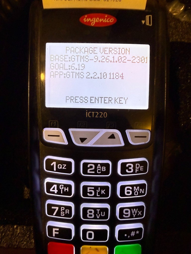 INGENICO ICT220 CREDIT CARD TERMINAL WITH CHIP READER AND 3 ROLLS OF PAPER