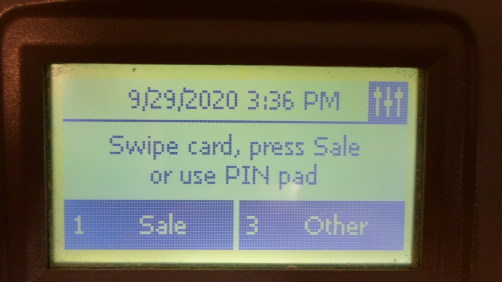 First Data Credit Card Terminal Model FD-100 P/N: 001078064 W/ADAPTER