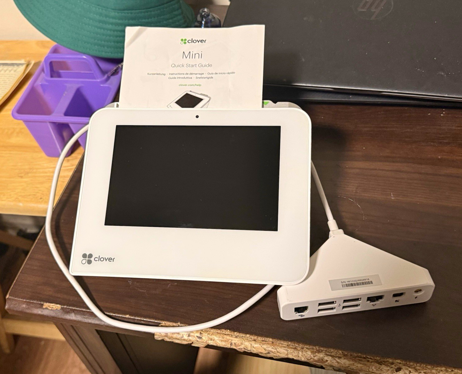 Clover Mini Credit Card Terminal White w/ Stand/Hub & Cables