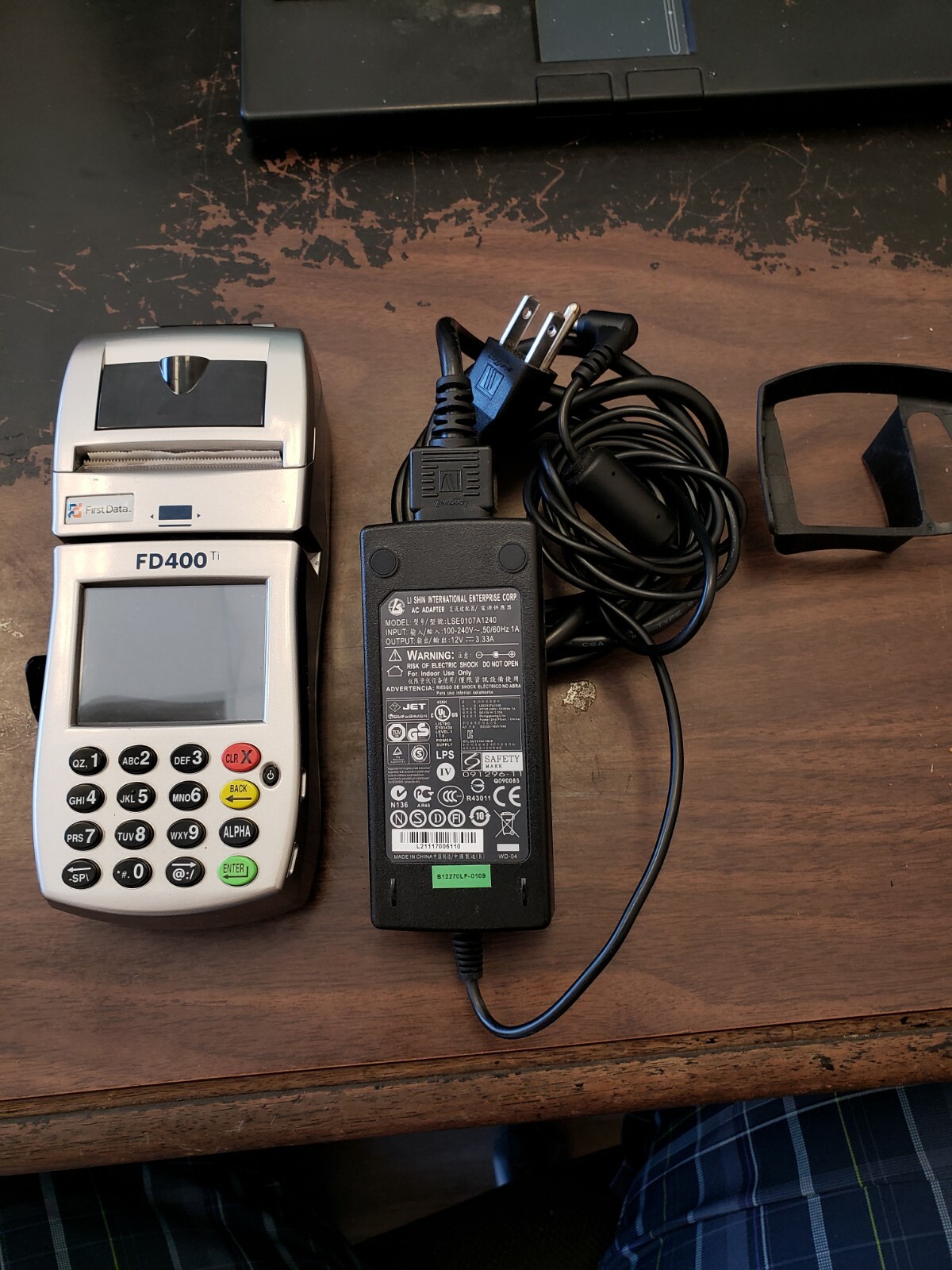 FD-400TI, WIRELESS CREDIT CARD MACHINE, BARELY USED-EXCELLENT CONDITION (A1-3)