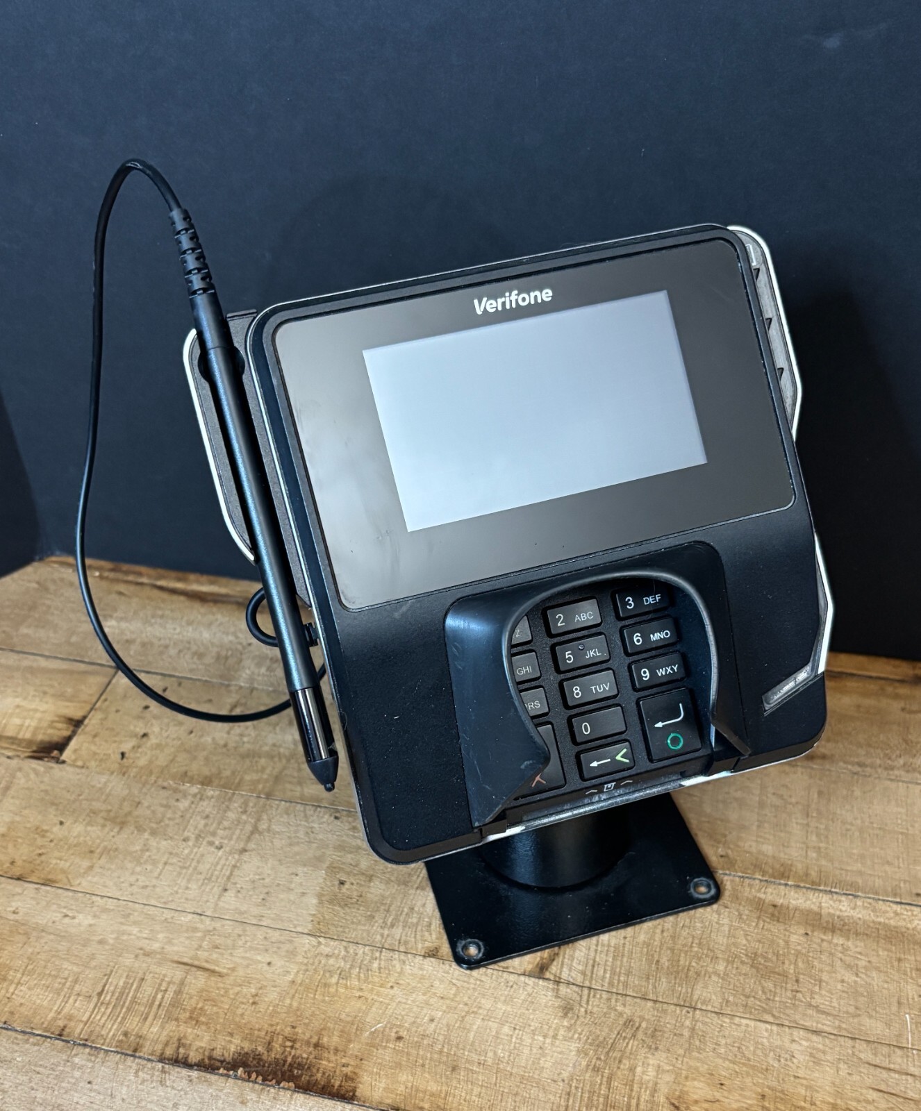 VeriFone MX 915 Card Terminal with swivel stand base (E)