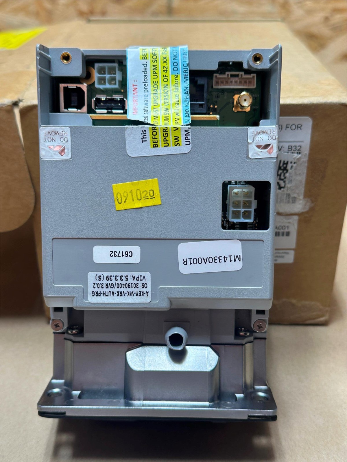 VeriFone M159-300-070-WWA-C UX300 Card Reader Untested