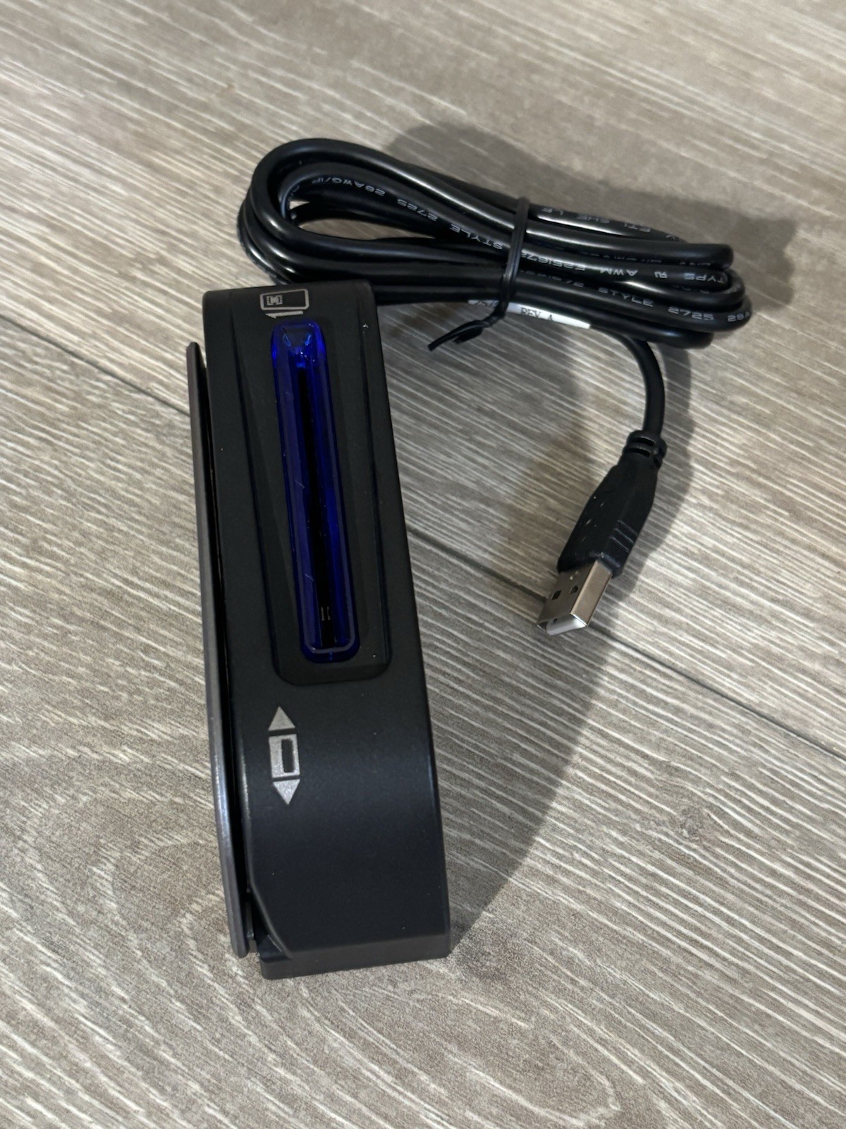 ID Tech Augusta, IDEM-251P, USB Chip and Magnetic Stripe Card Reader