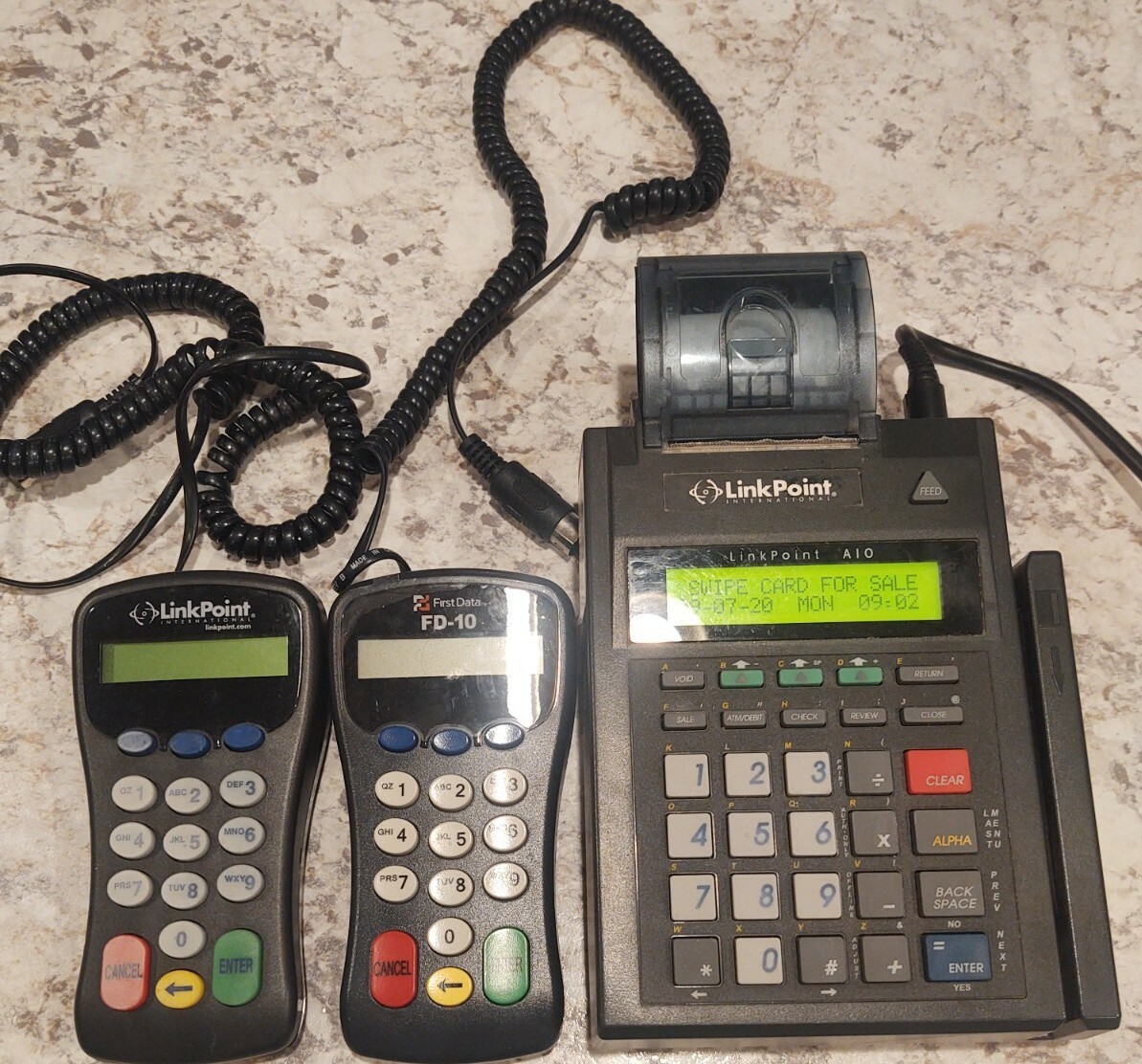 Linkpoint A10 LPA10 Credit / Debit Card Terminal W/2 Pin pads. First data FD10