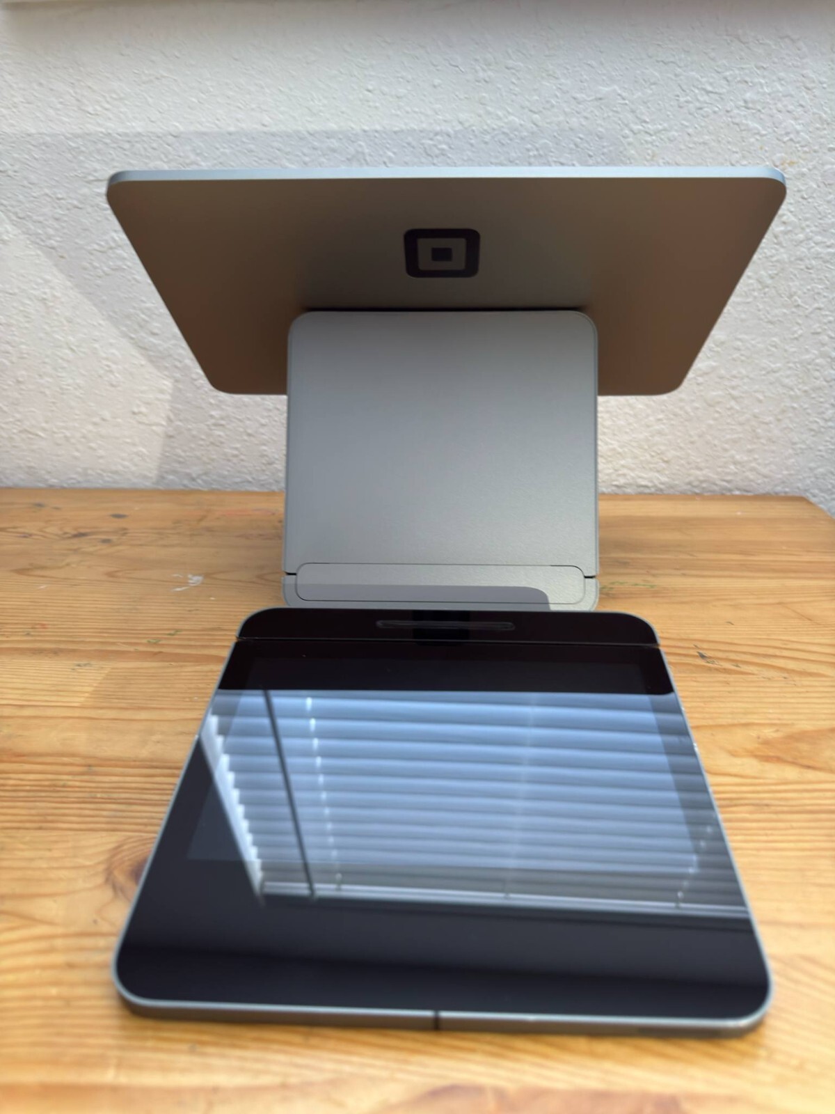 Square Model SPB1-01 POS Register w/ Card Reader SPB4-01 (No power cables)