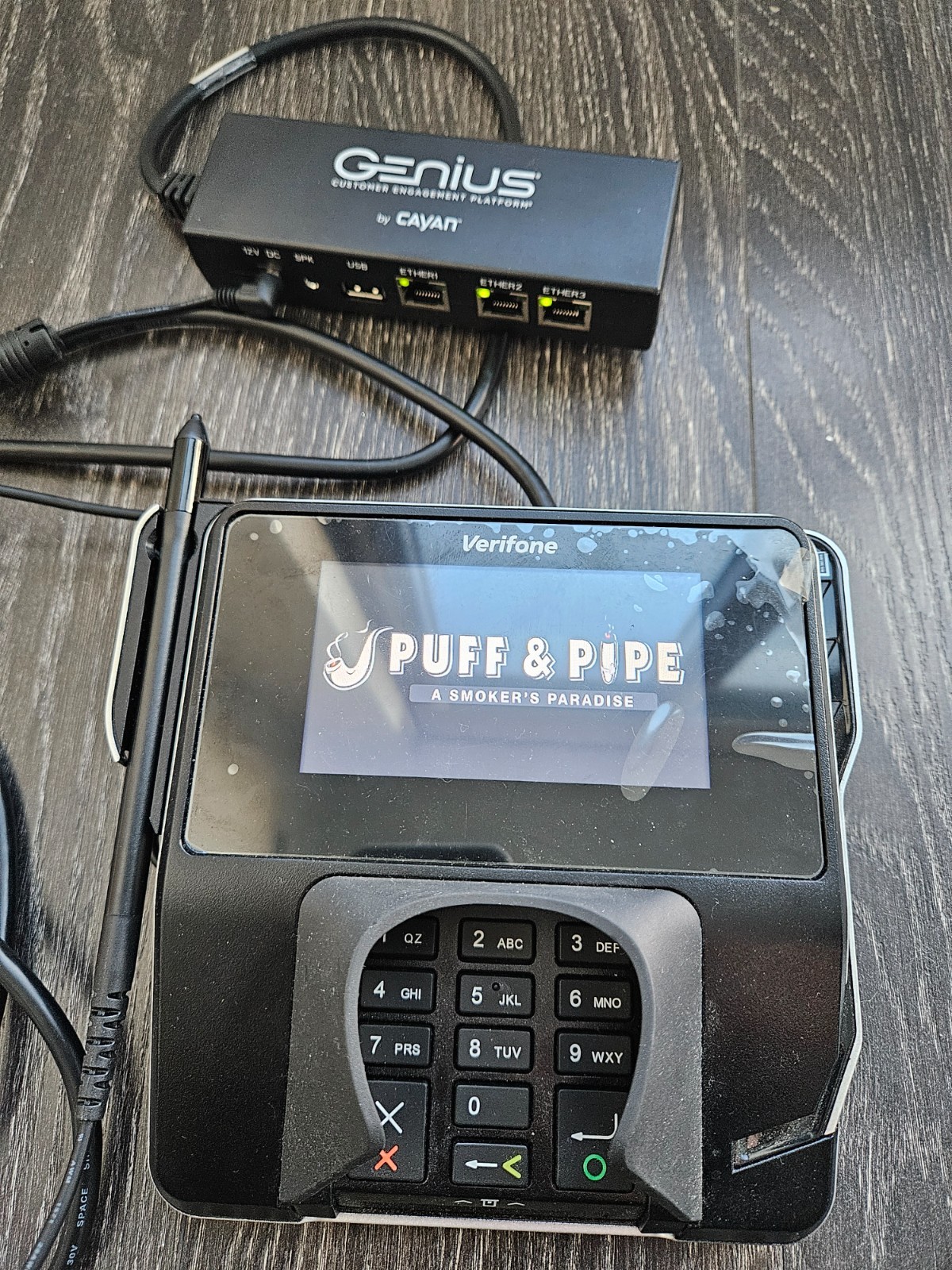 Verifone MX 915 Credit Card Terminal + stylus + PoE adapter, tested and turns on