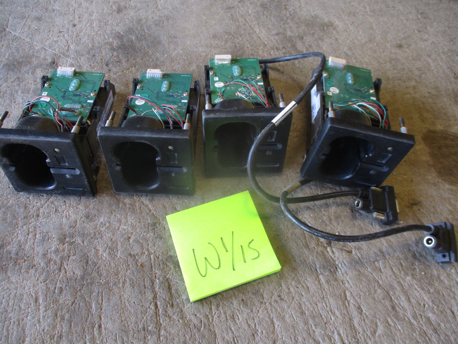 Lot of 4 ID Tech Credit Card Reader SPTE-283-33-1NN0C-001-C1, Vending
