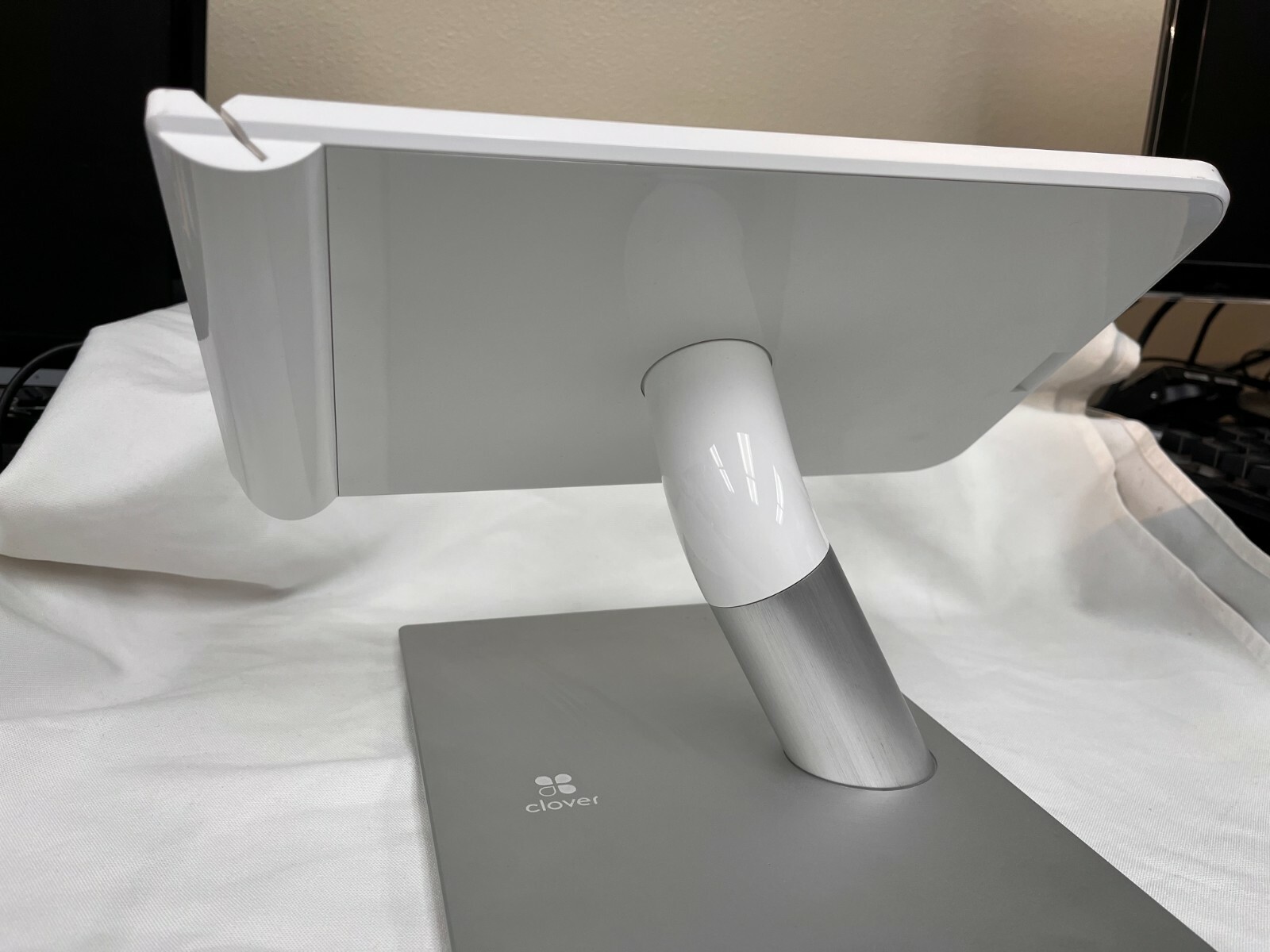 CLOVER POS 1.0 C100 SYSTEM POINT OF SALE STATION – AS IS MERCHANT LOCKED