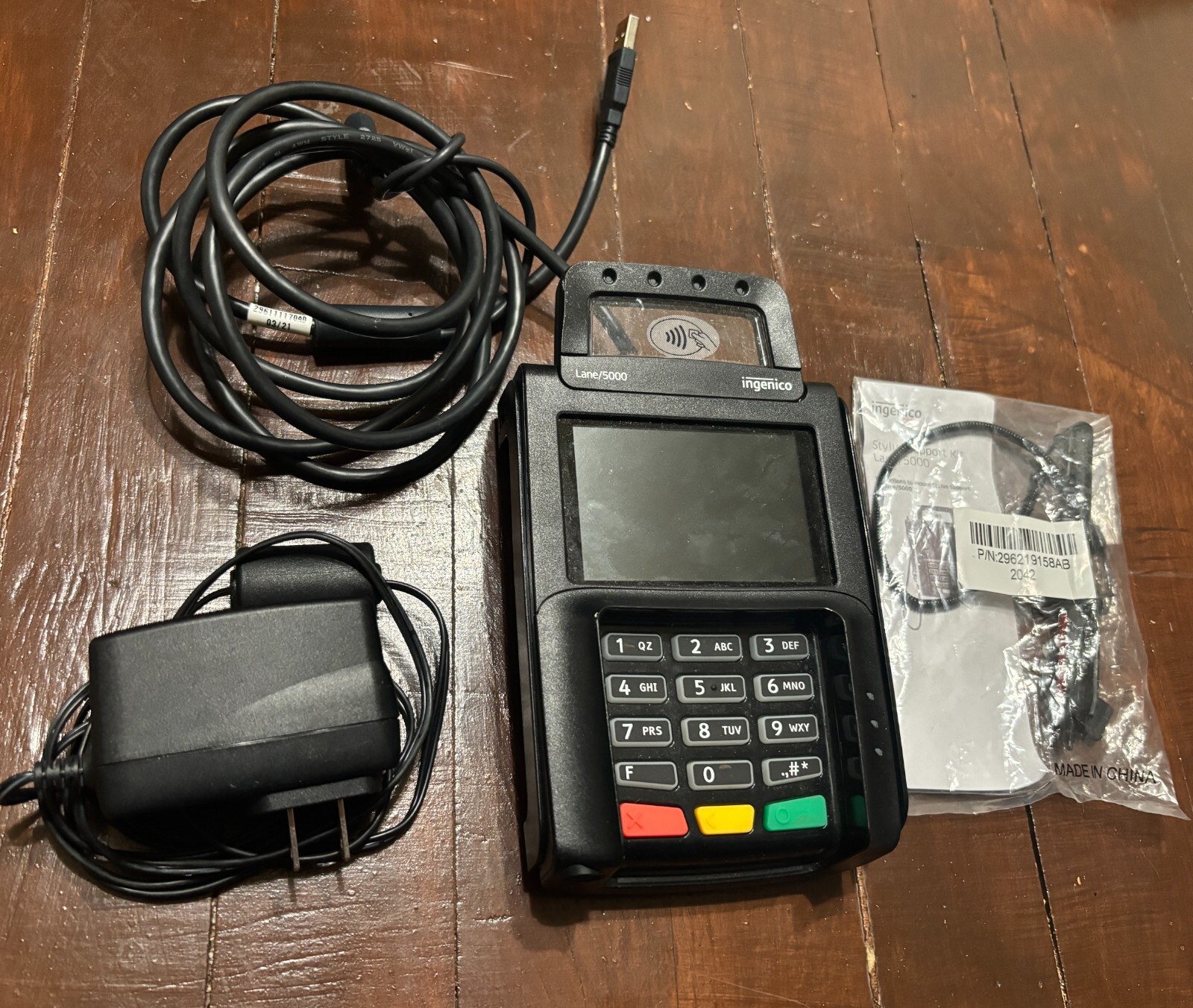 Ingenico Lane/5000 Electronic Credit Card Payment Terminal w/ power and Stylus