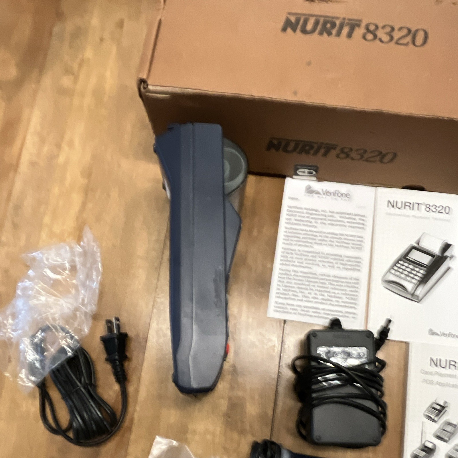 NURIT 8320 Wired POS Credit Card Terminal w/ Manuals Cables Power Adapter Box