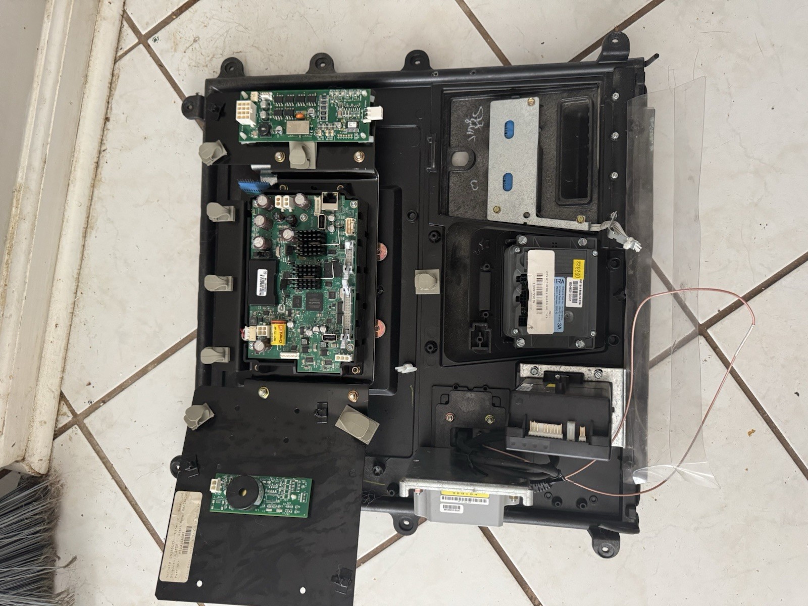 Two Hybrid Card Readers. Two App Pin Pads. Fcbs Work But Preprogrammed To QT.