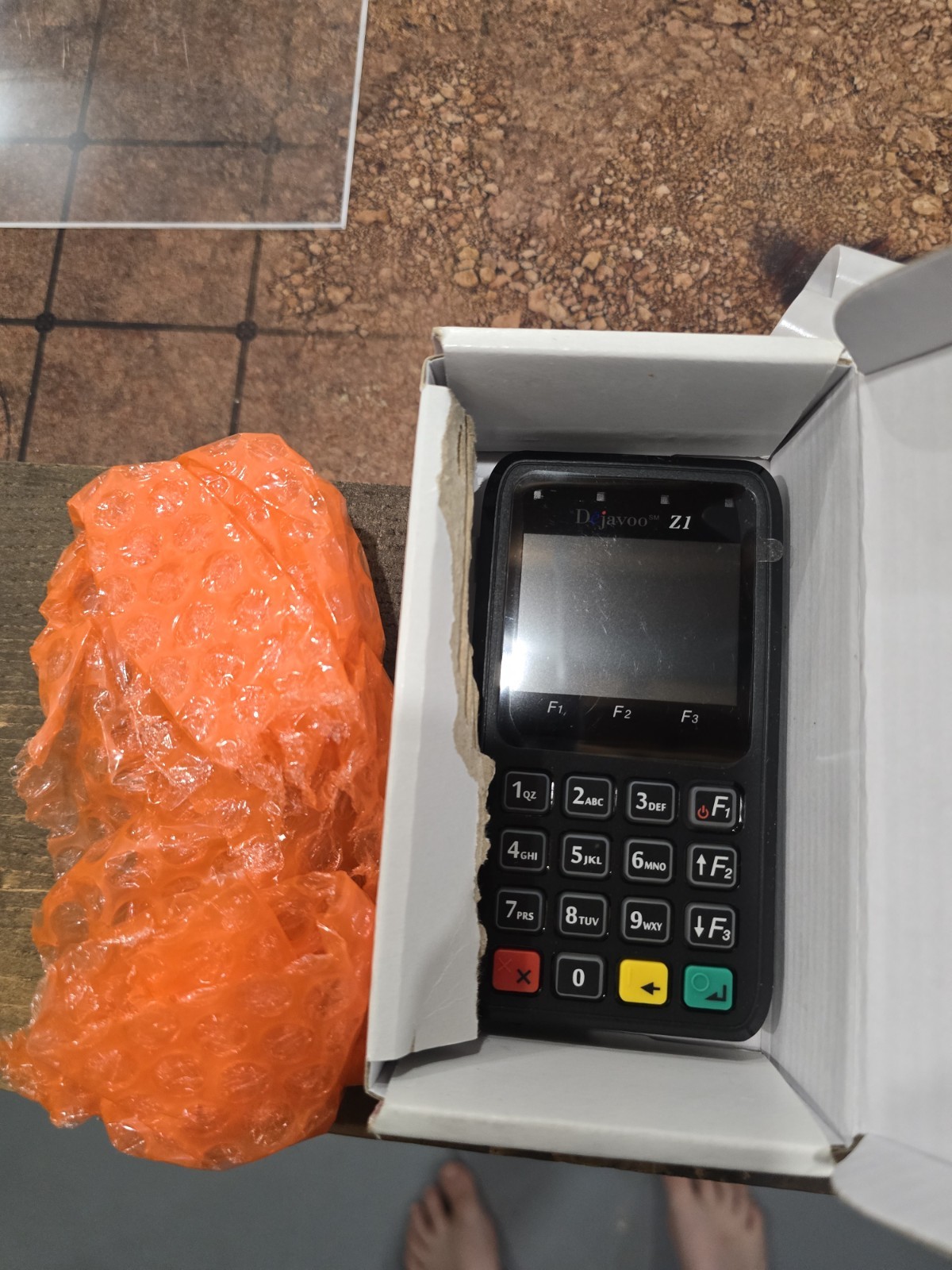 Dejavoo Z1 LE MP200 Wireless Terminal Credit Card Reader 3N0537133