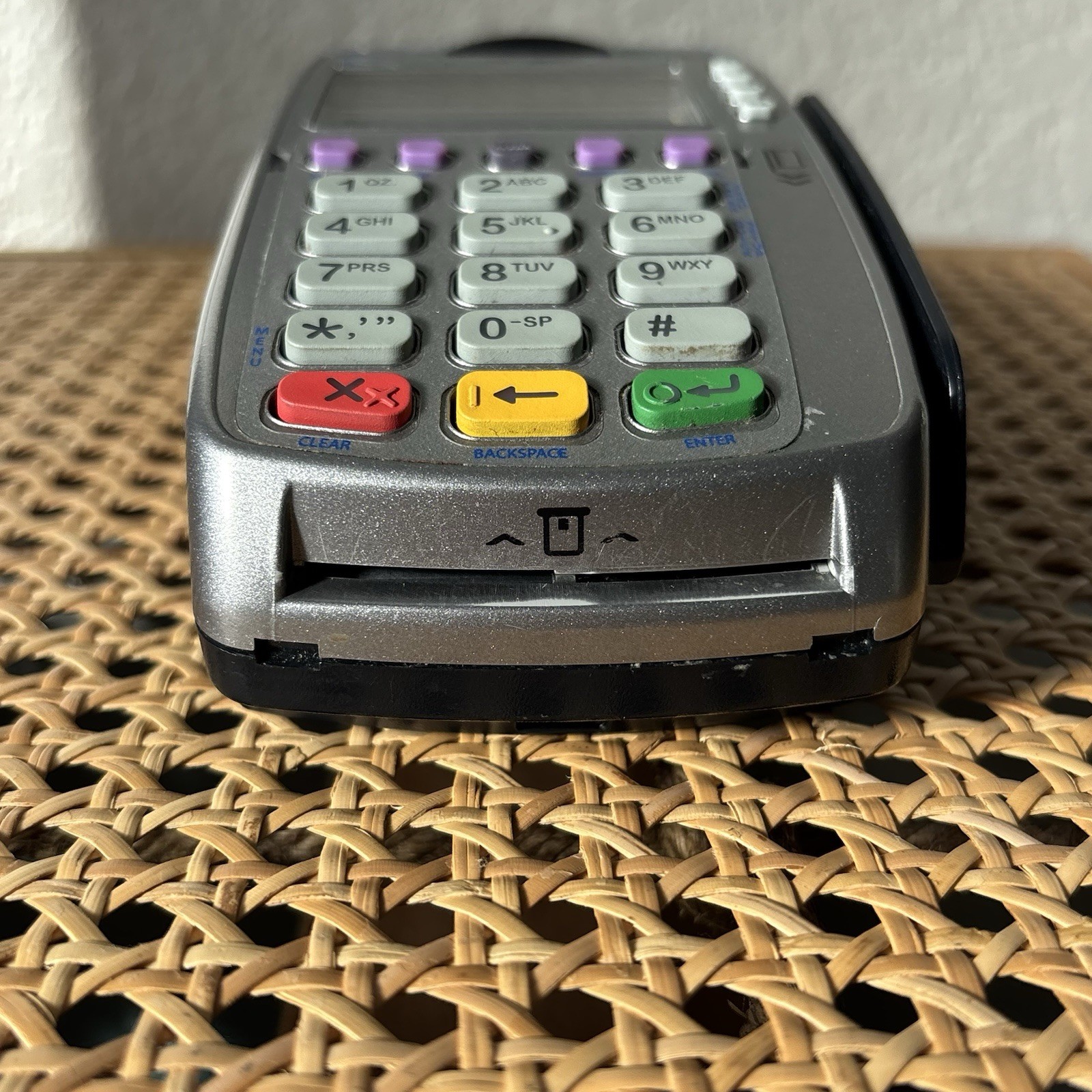 VeriFone VX520 Silver/ Black, LCD Screen POS Credit Card Terminal Tested No Cord