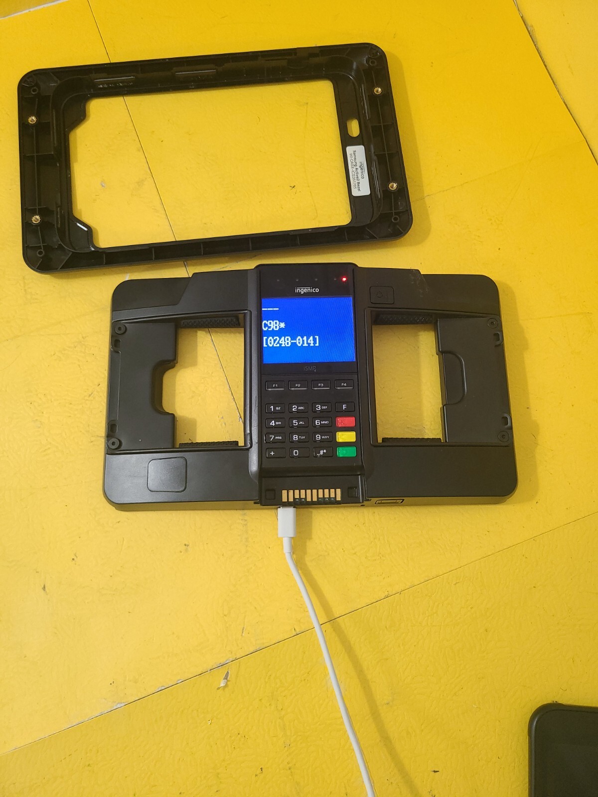 Ingenico ismp4 POS terminal with Battery, Stand and Cable
