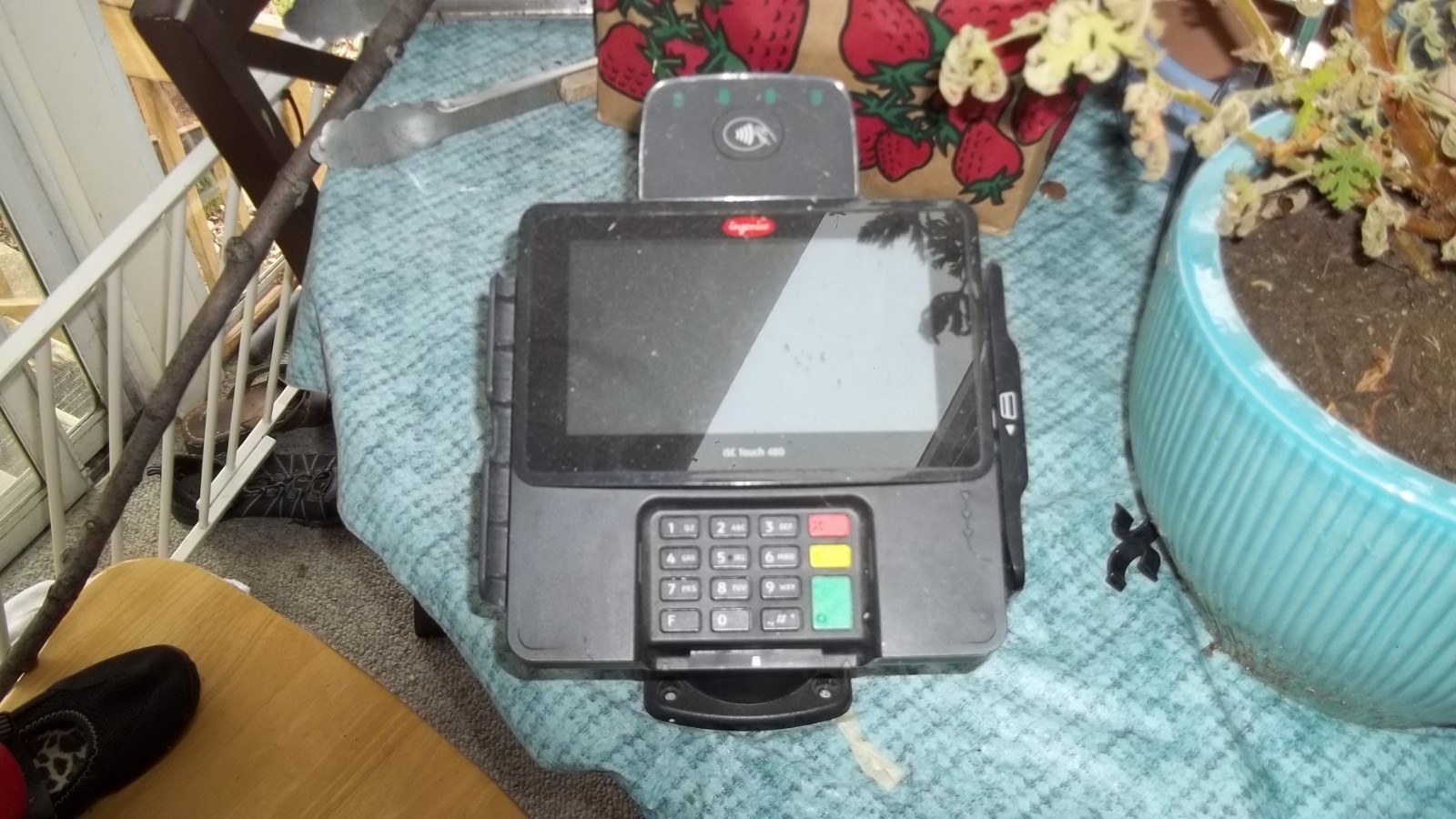 Ingenico ISC480 CC Contactless Terminal, Stand, Stylus Pen, Connection Cable
