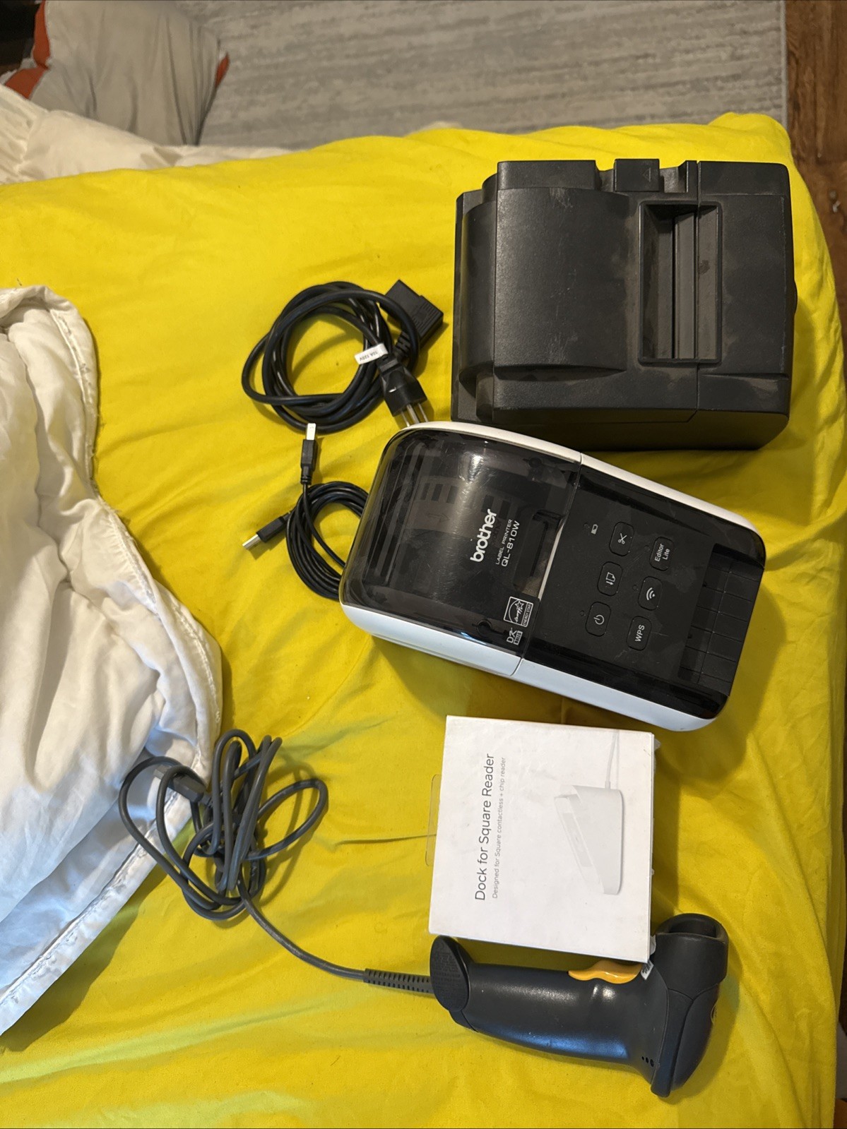 square dock for square reader (New) Everything Else Used Working Condition