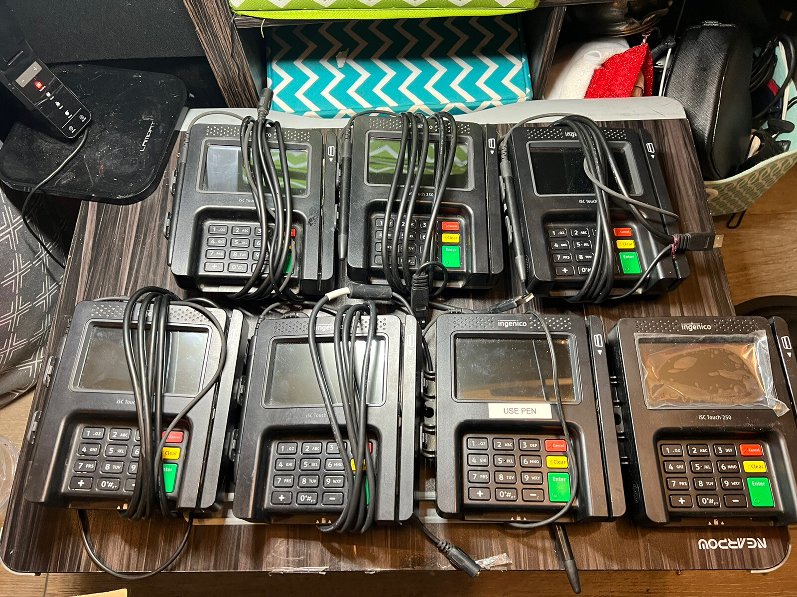 LOT OF (7))Ingenico ISC Touch 250