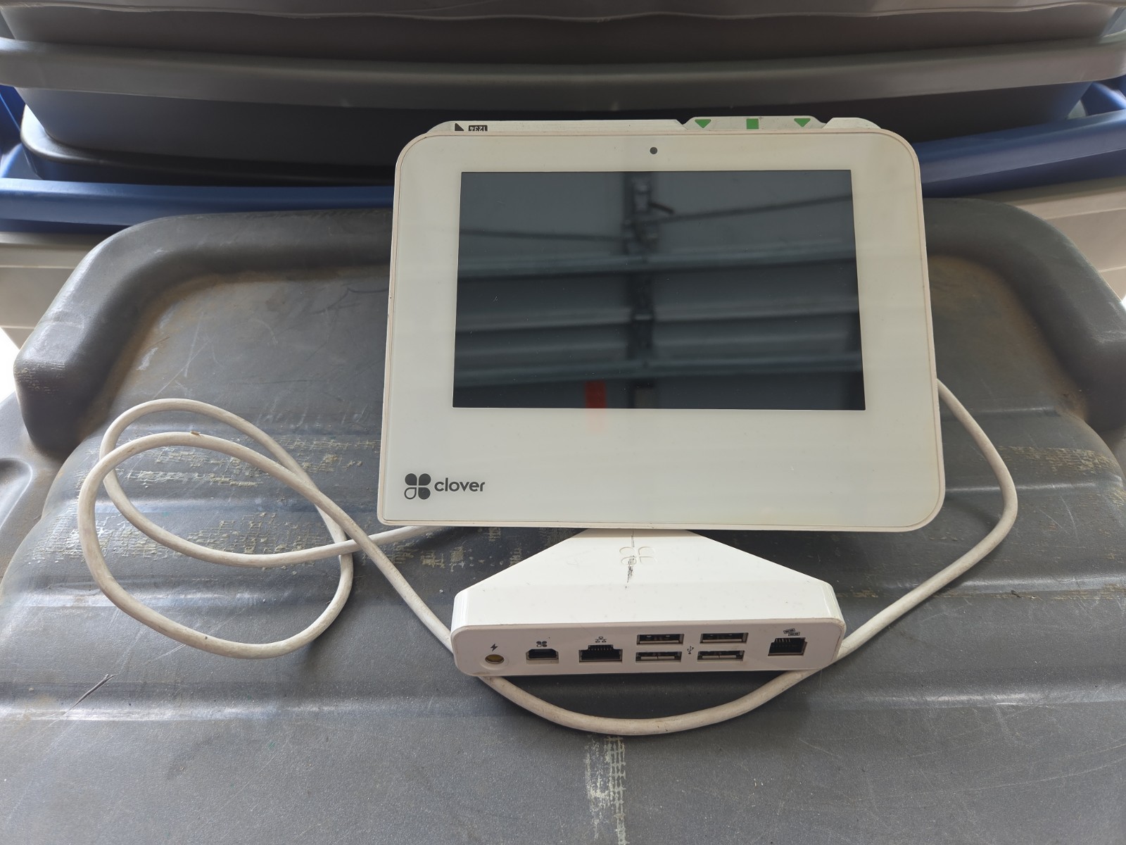 Clover Station Solo All-in-one POS W/ Hub