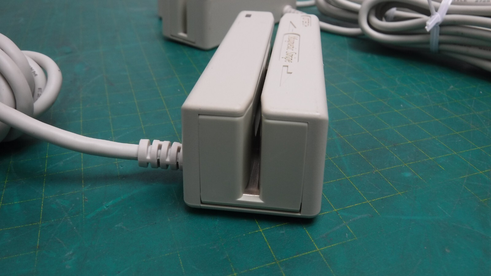 Lot of 5 ID Tech IDMB-334133 USB Magnetic Strip Reader – White
