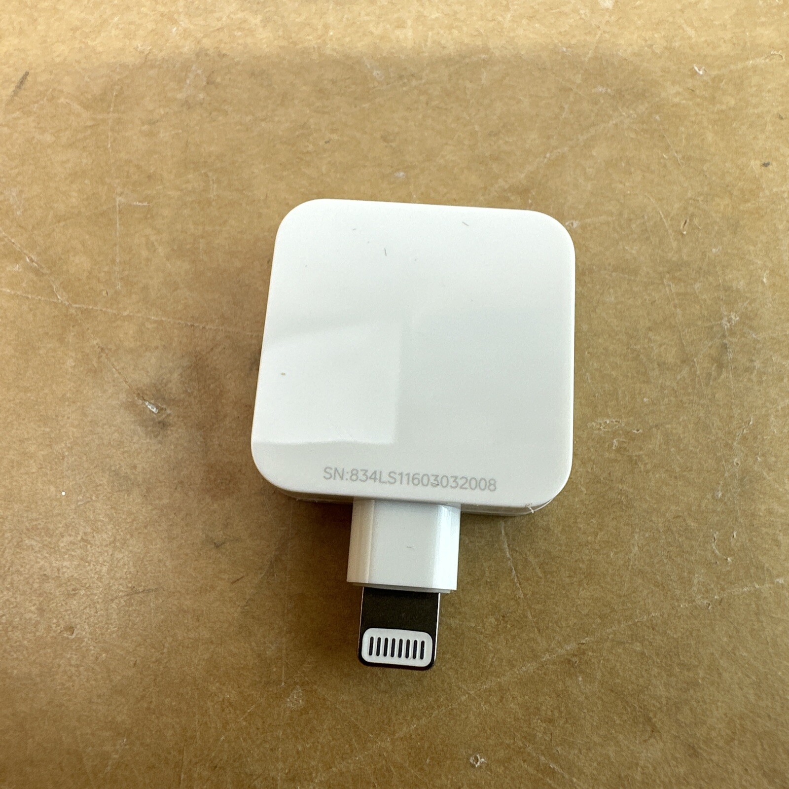 Square Reader for Magstripe With Lightning Connector – Glossy White iPhone iPad