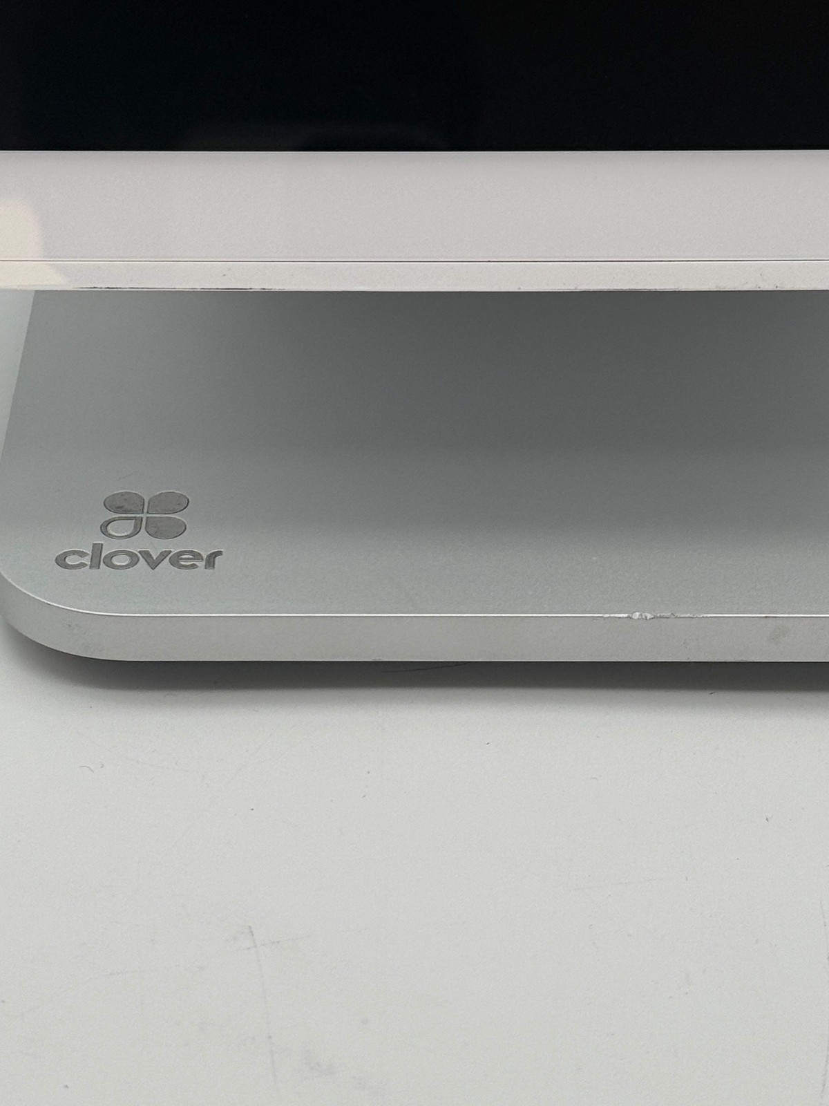 Broken Clover Station Duo Display S505 White For Parts