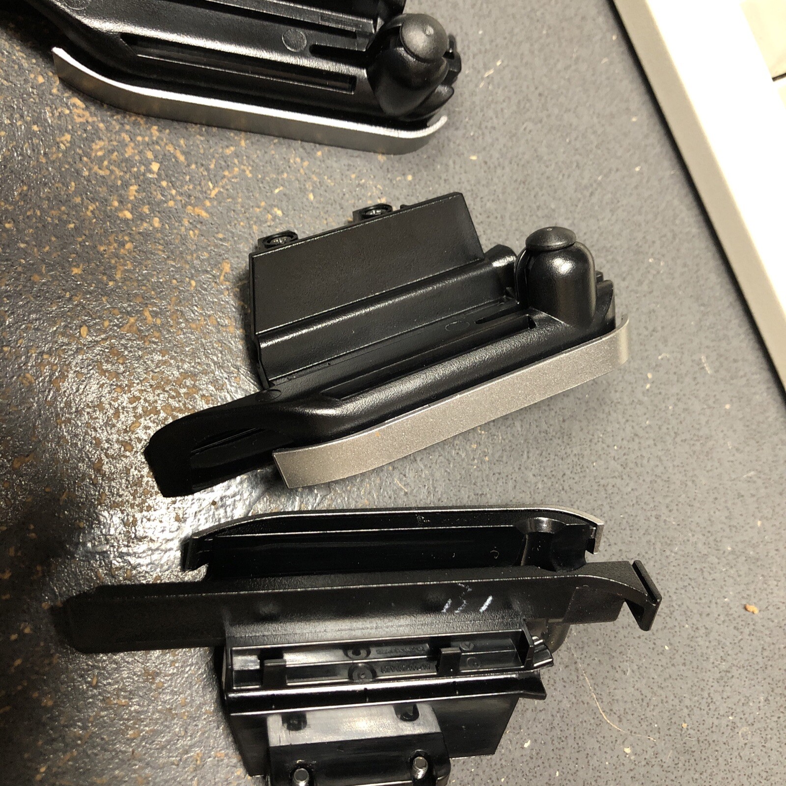 Verifone Mx915 Stylus Pen Holder – Includes the 2 mount screws