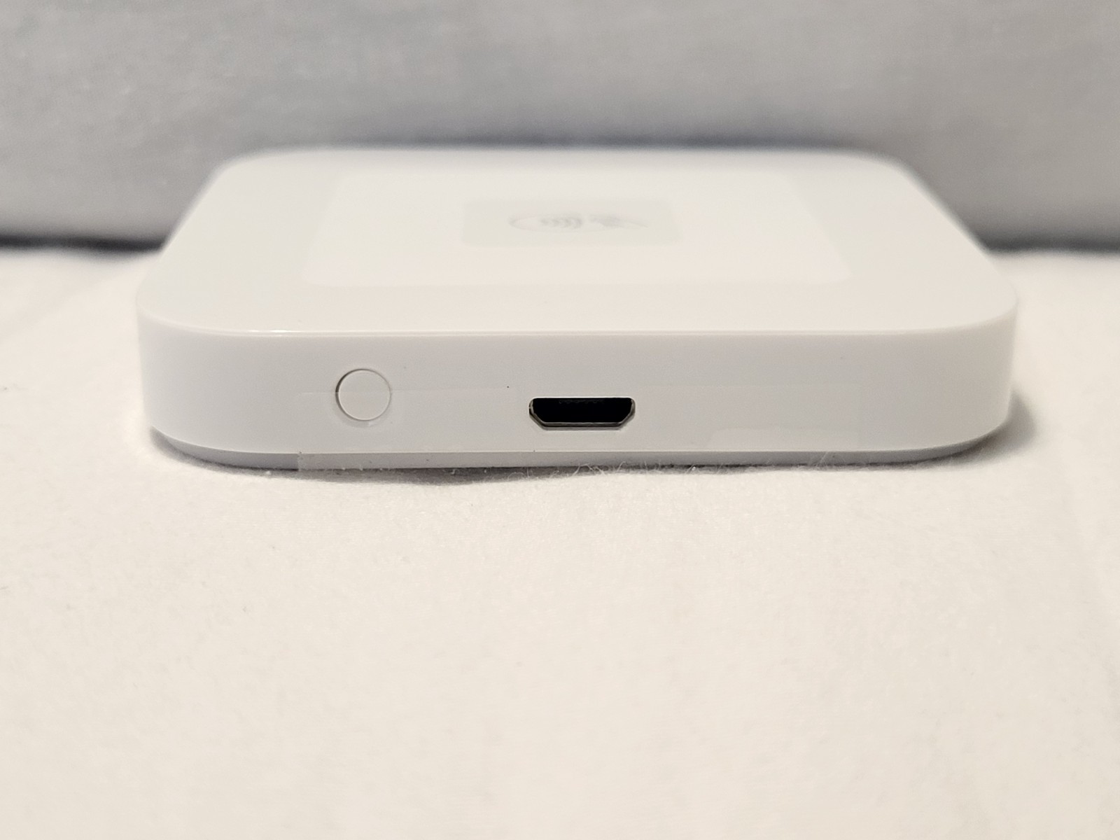 Square S8 Contactless Credit Card Reader & Megstripe Reader & Cable & Sticker