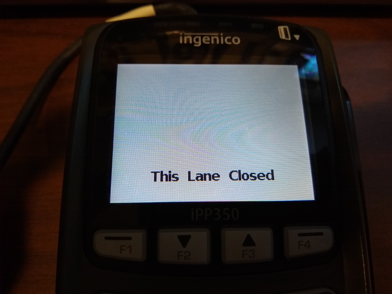 Ingenico Credit Card Payment Terminal IPP350 Powers on