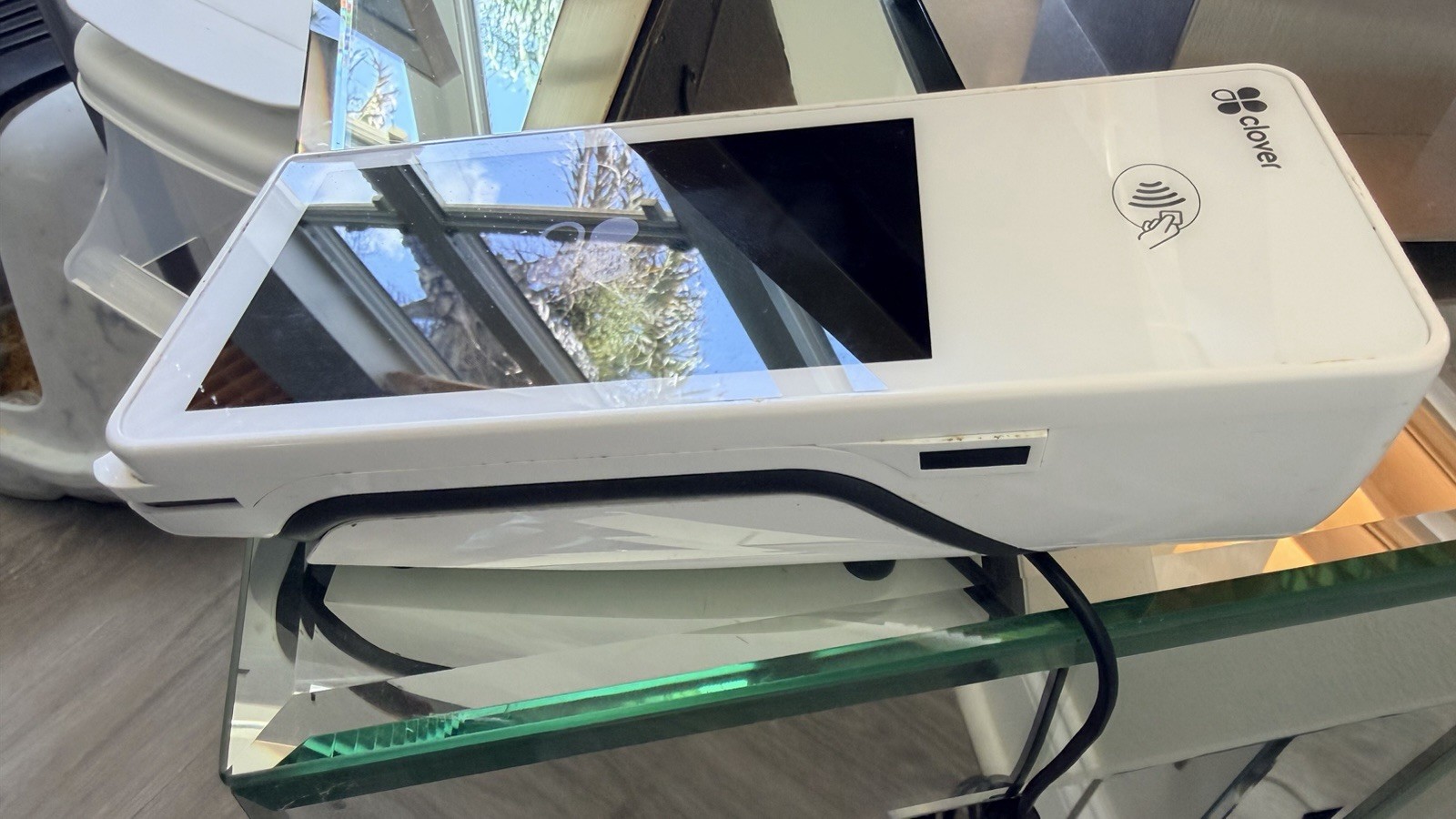 Clover Flex POS Terminal with Charging Dock & Power Supply -Powers On and Tested